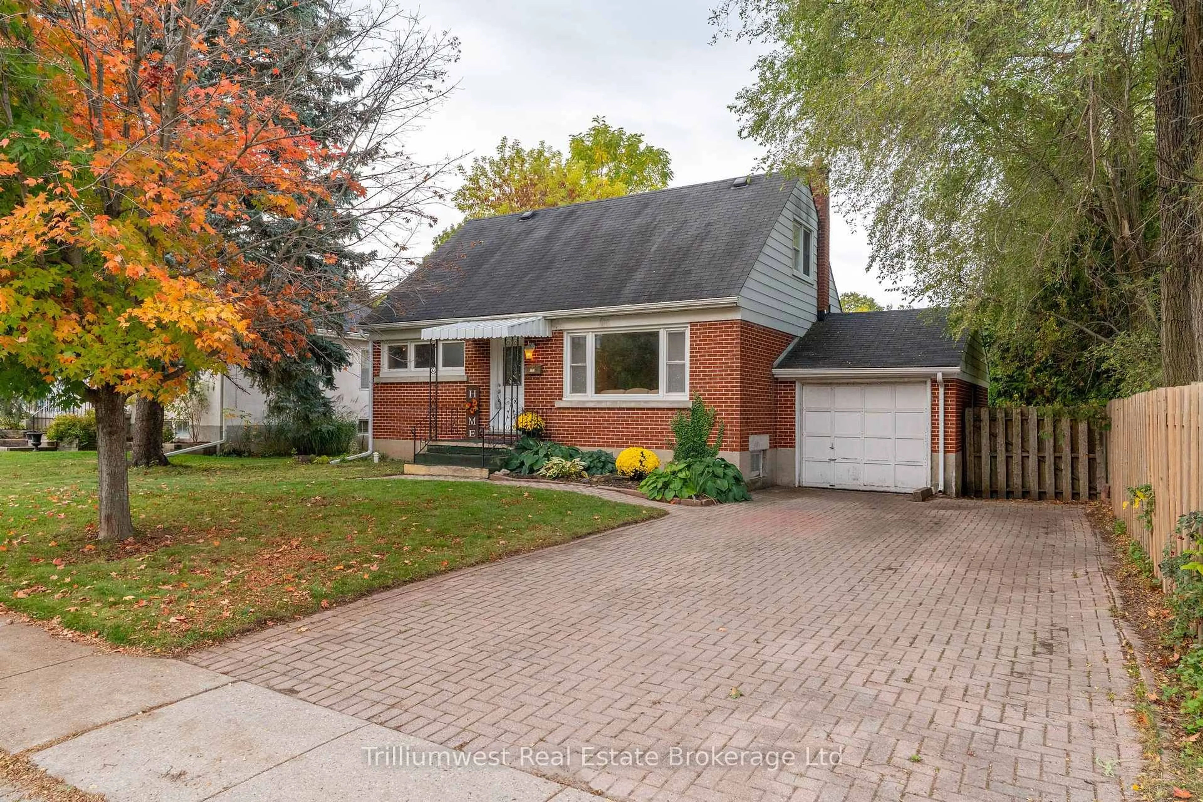 Home with brick exterior material, street for 122 Metcalfe St, Guelph Ontario N1E 4Y1