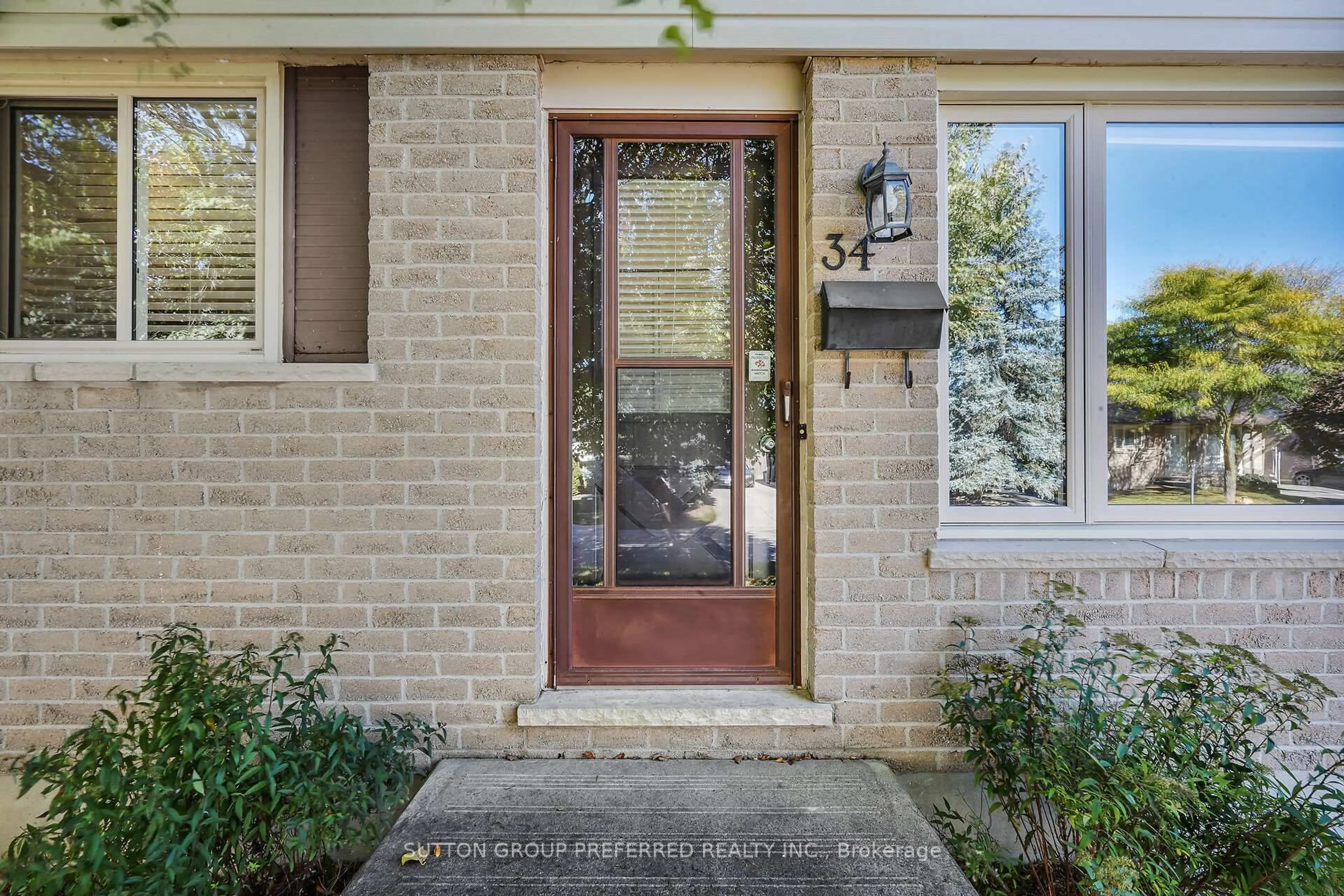 Unknown for 34 Hearthside Pl, London East Ontario N5V 3N1
