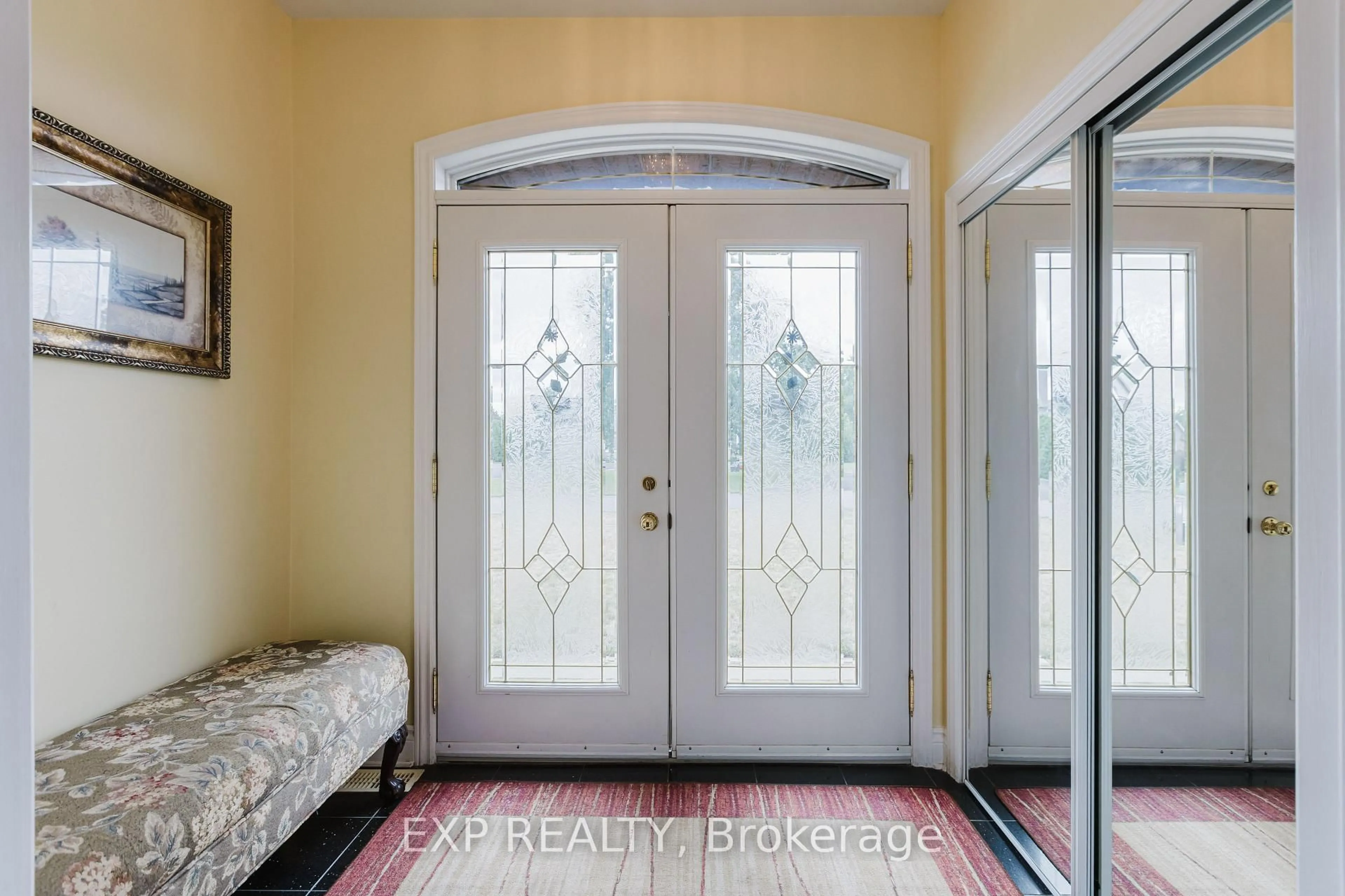 Indoor entryway for 5472 Wicklow Dr, Ottawa Ontario K4M 1C4