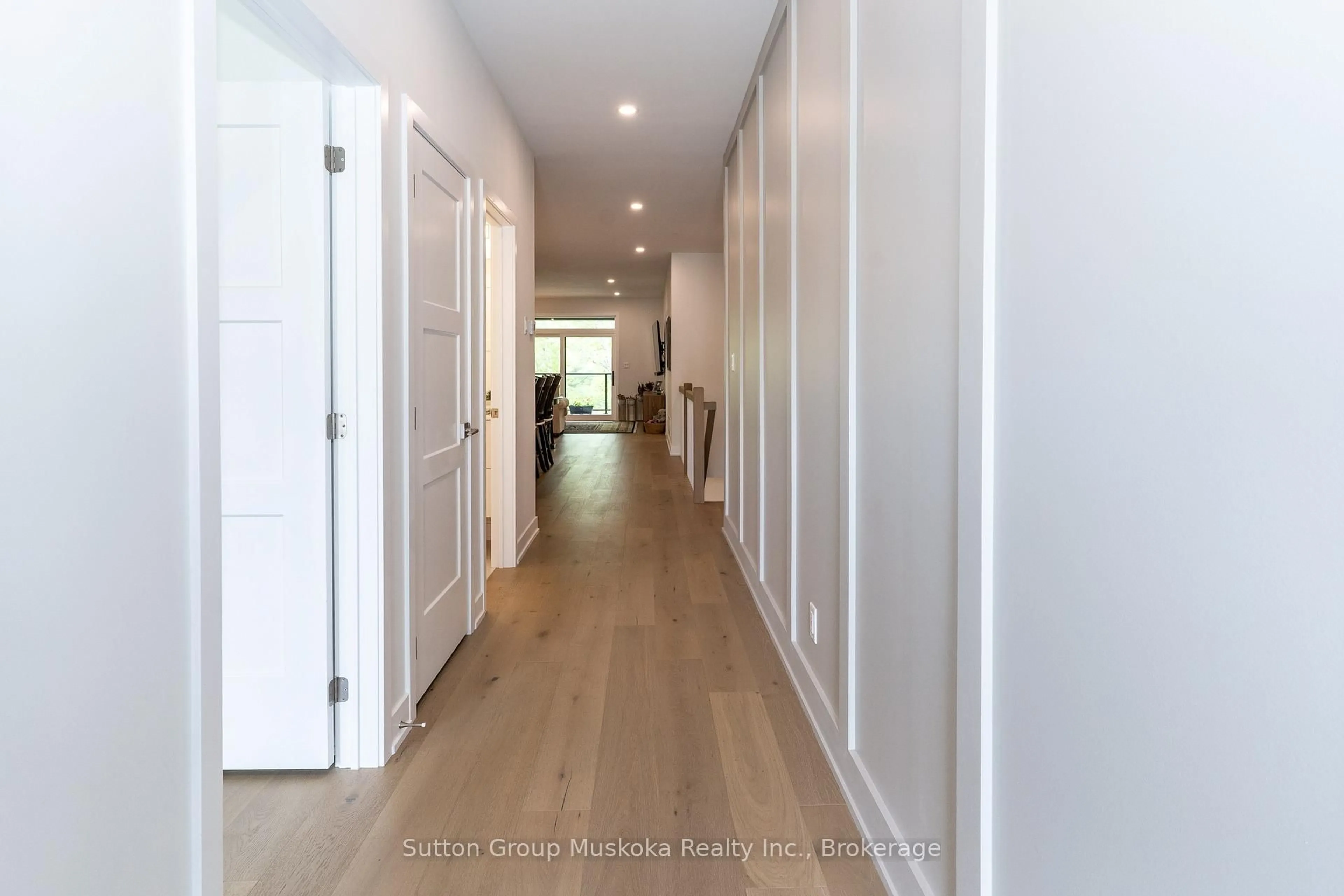 Indoor entryway for 9 Jack St, Huntsville Ontario P1H 0G4