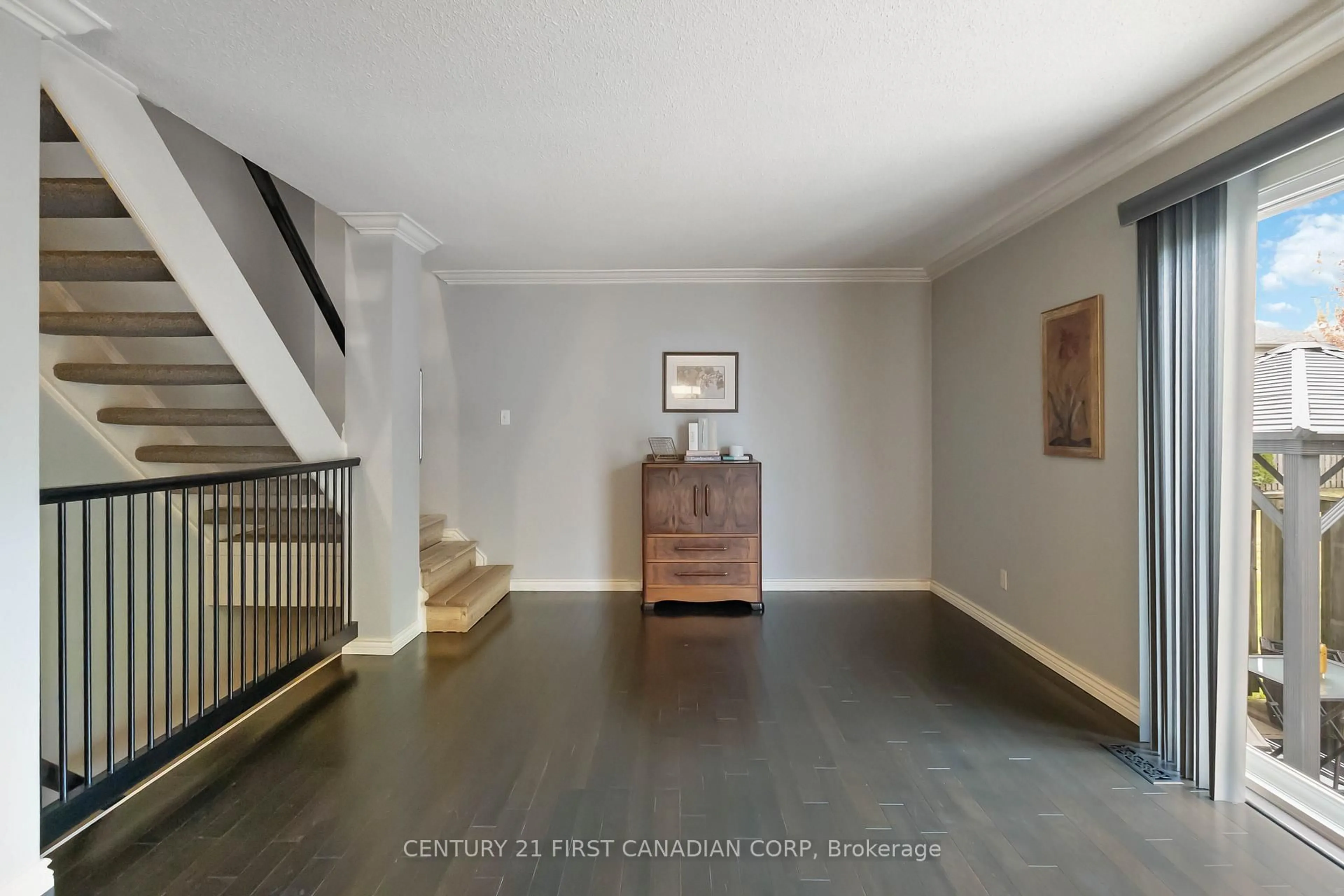 Indoor foyer for 120 Centre St #85, London South Ontario N6J 4X4