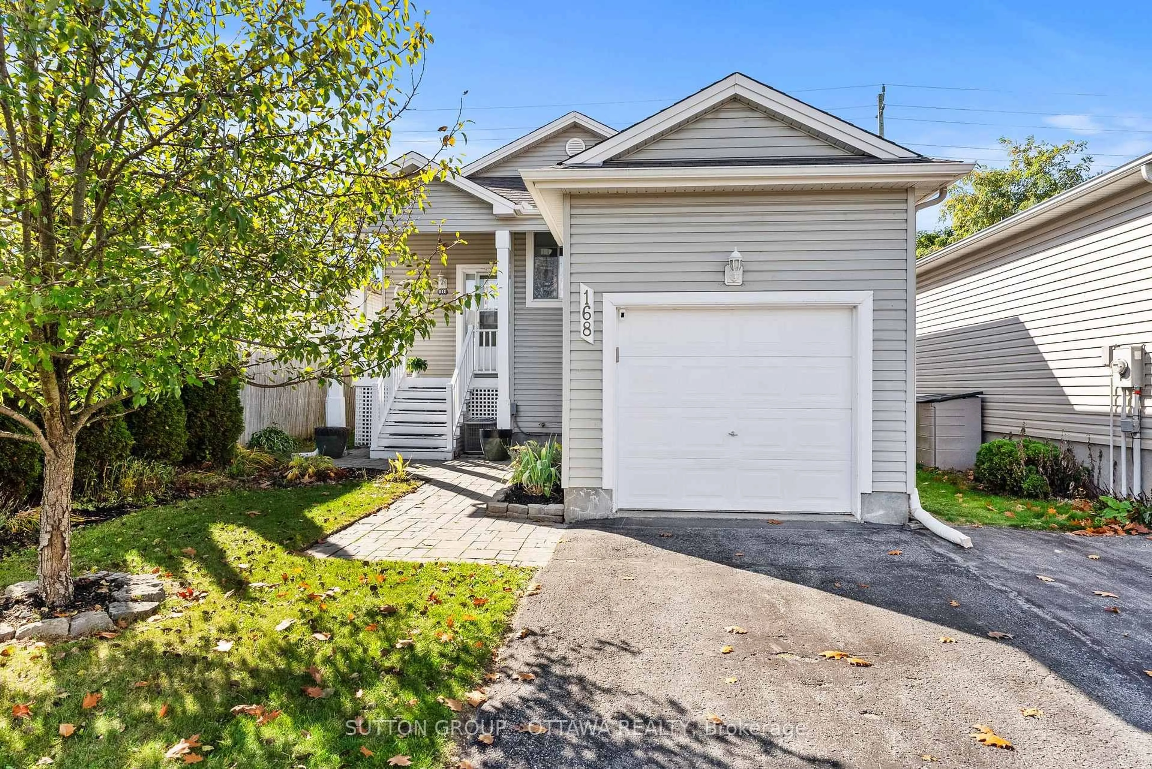 Home with vinyl exterior material, street for 168 Crampton Dr, Carleton Place Ontario K7C 4P4