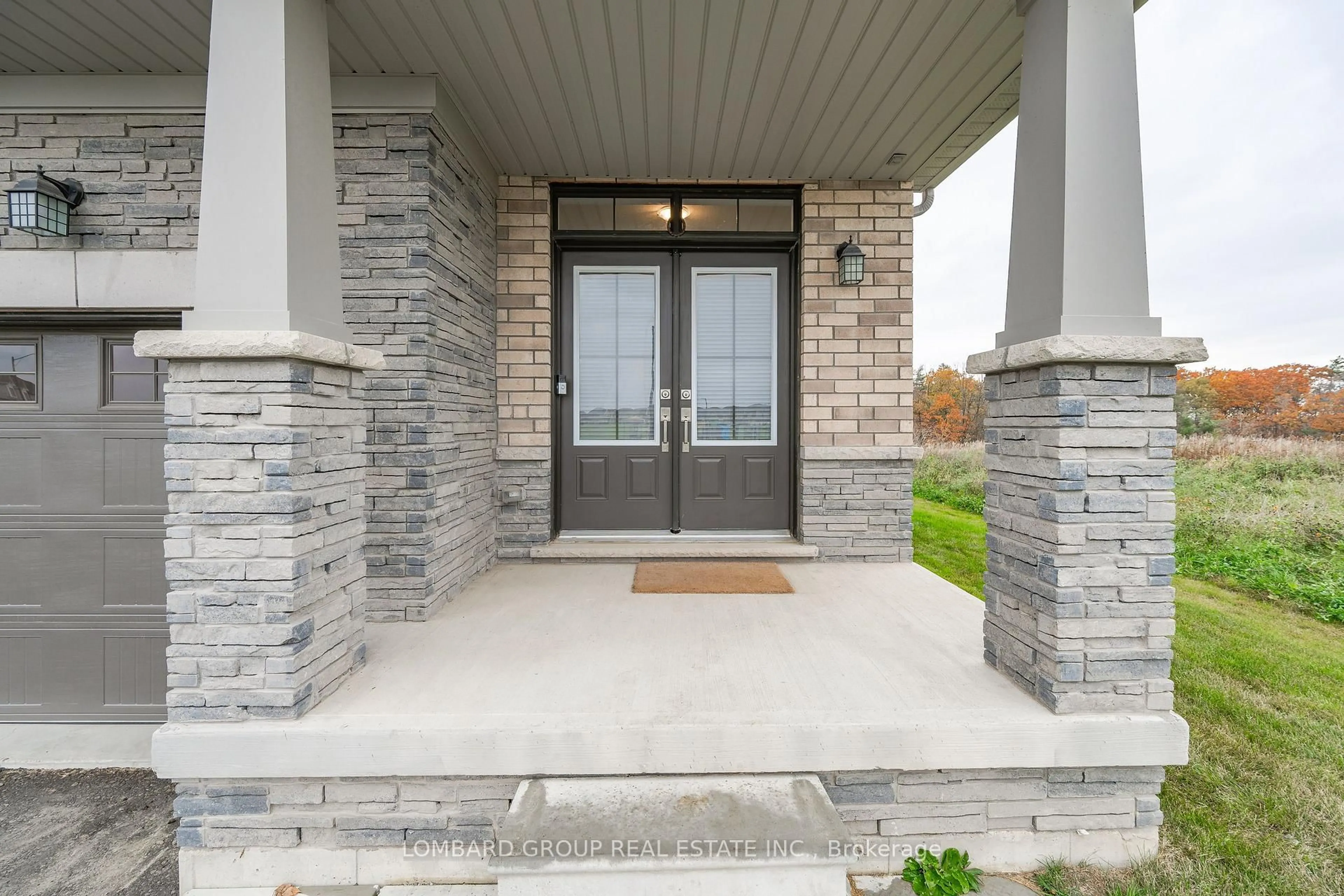 Indoor entryway for 116 Whithorn Cres, Haldimand Ontario N3W 0G4