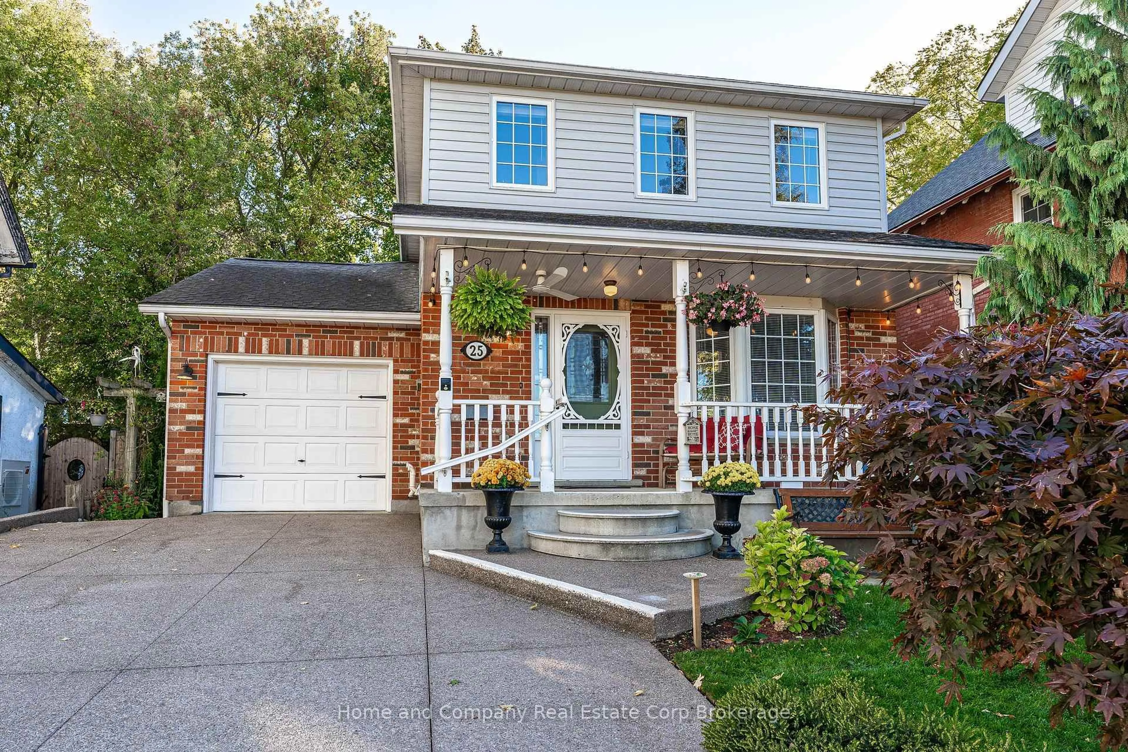 Home with vinyl exterior material, street for 25 Water St, Stratford Ontario N5A 3B9