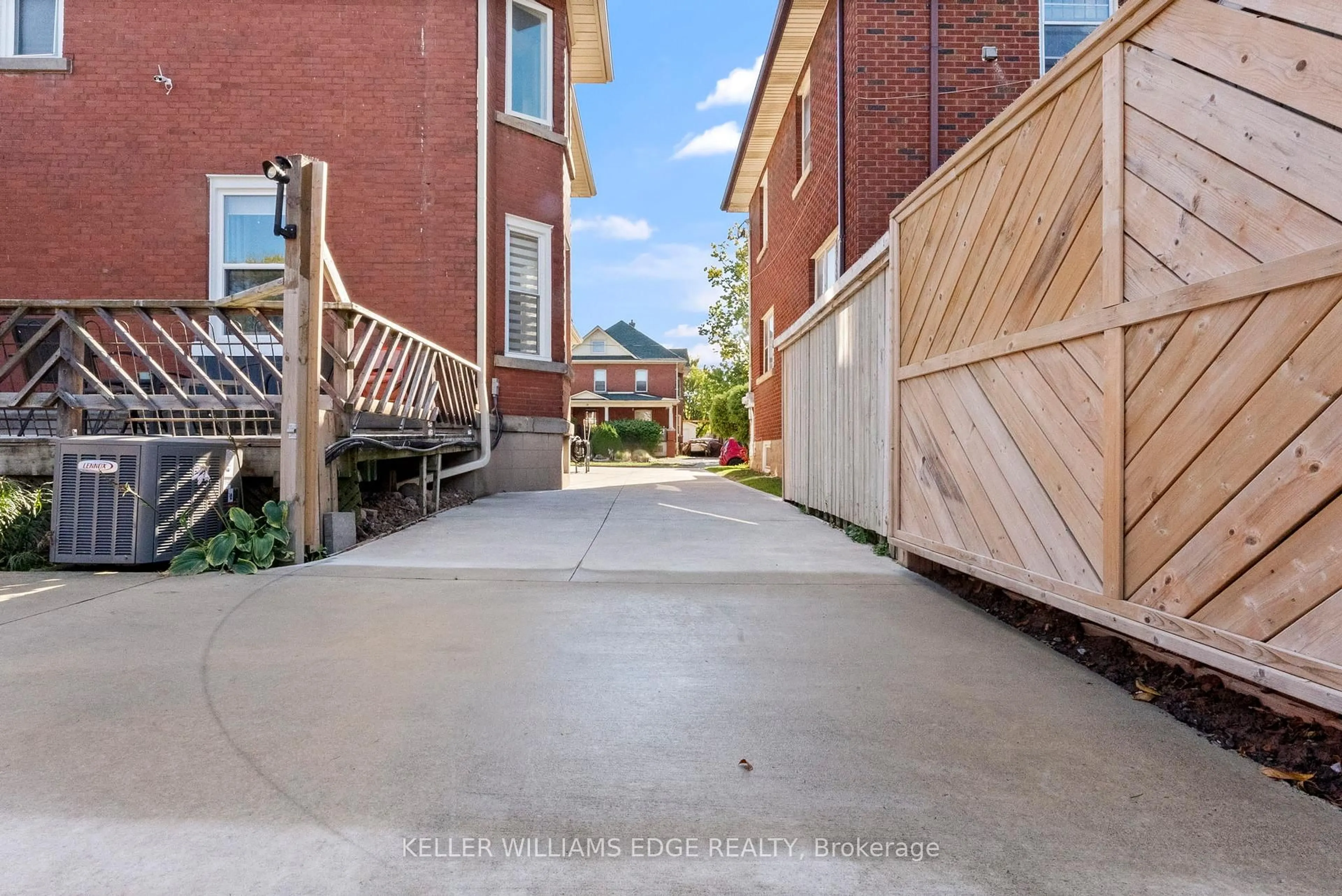 Unknown for 22 Griffith St, Welland Ontario L3B 4G4