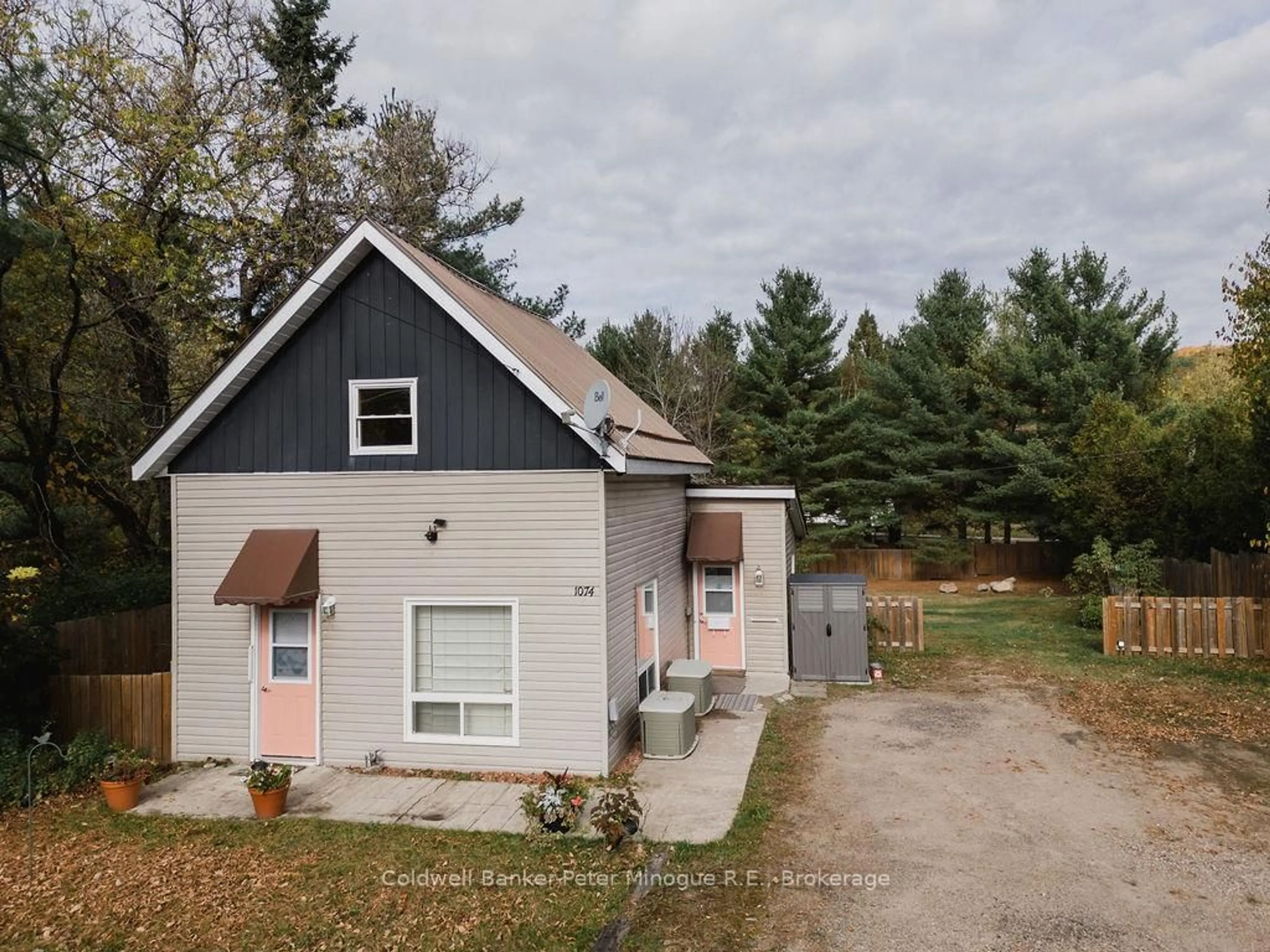 A pic from outside/outdoor area/front of a property/back of a property/a pic from drone, street for 1074 James St, Mattawa Ontario P0H 1V0