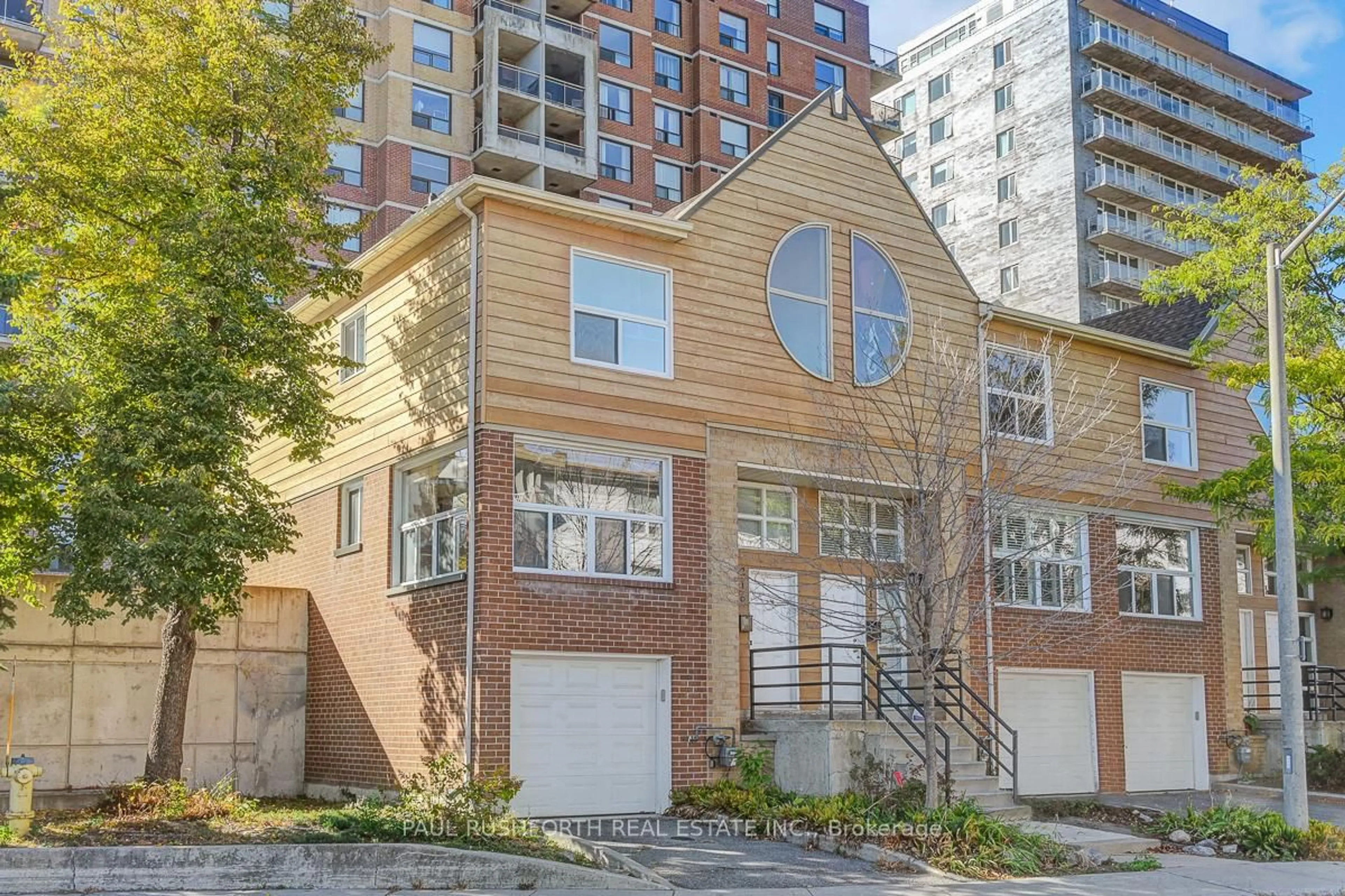 Home with brick exterior material, street for 216 Forward Ave, Ottawa Ontario K1Y 1L2