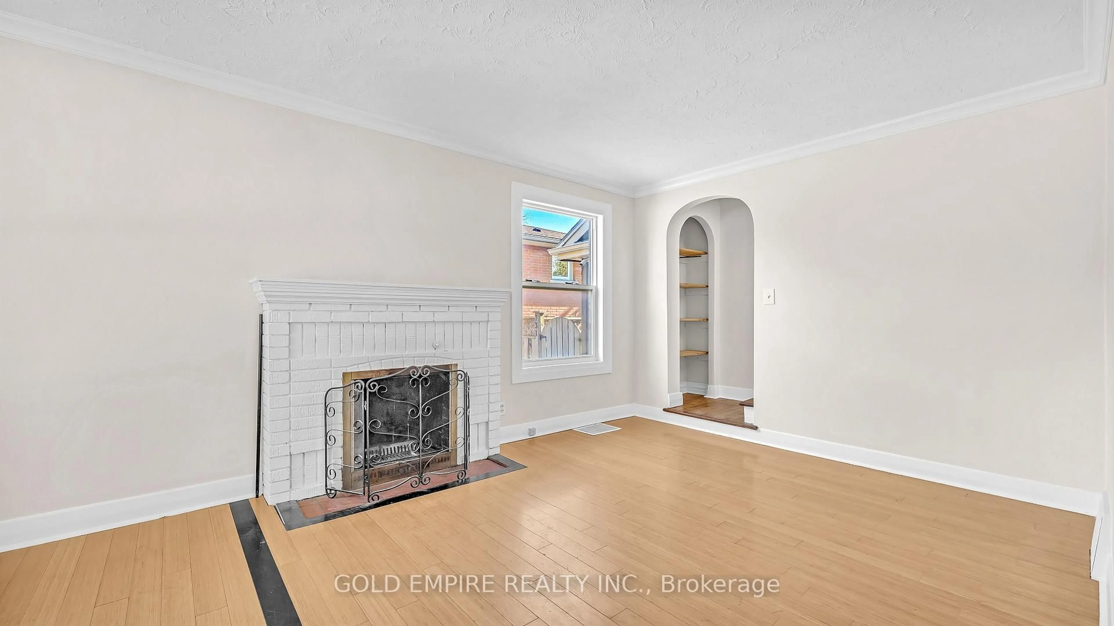 Living room with furniture, unknown for 727 Whetter Ave, London South Ontario N6C 2H1