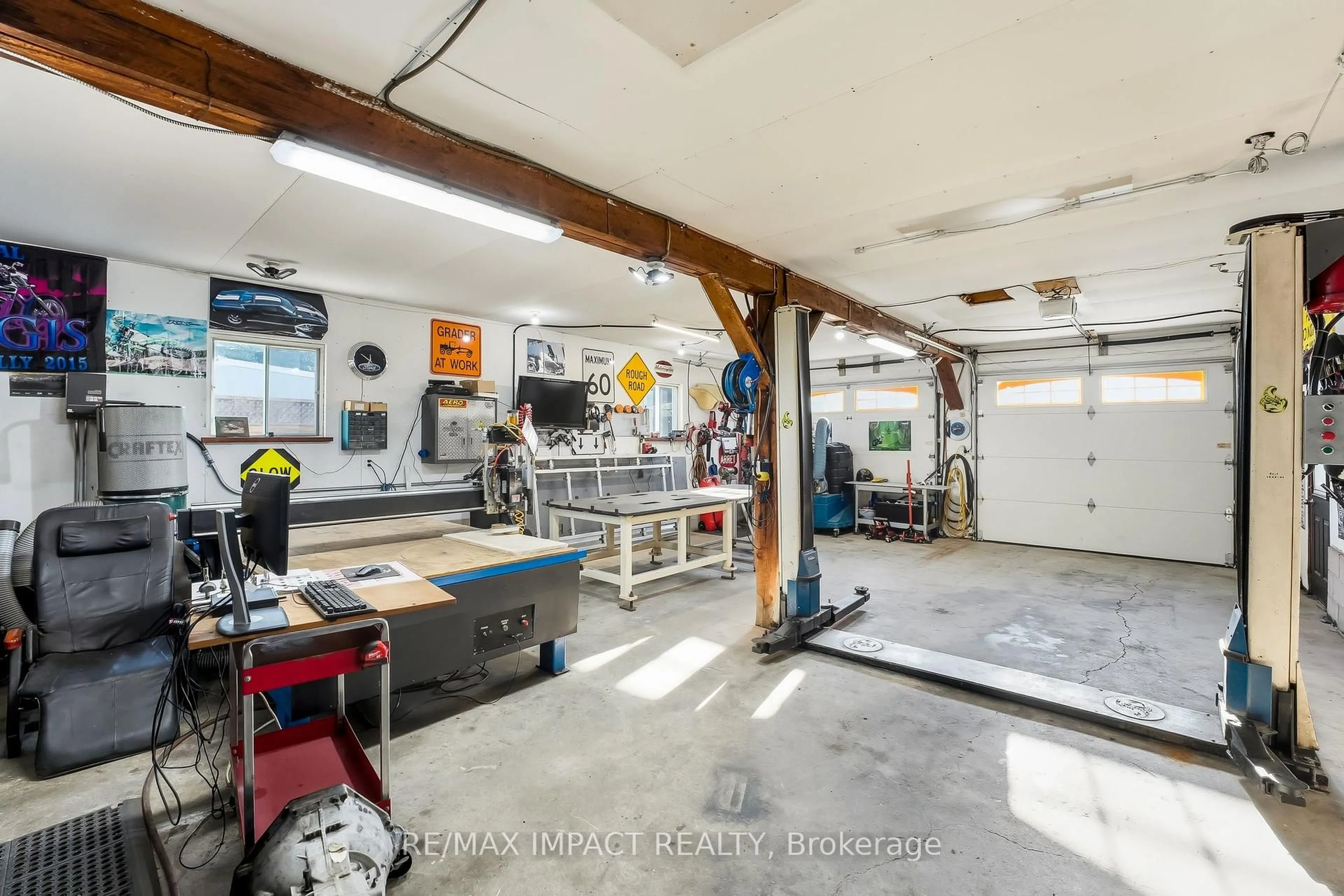 Indoor garage for 7021 Perrytown Rd, Port Hope Ontario L1A 3V5