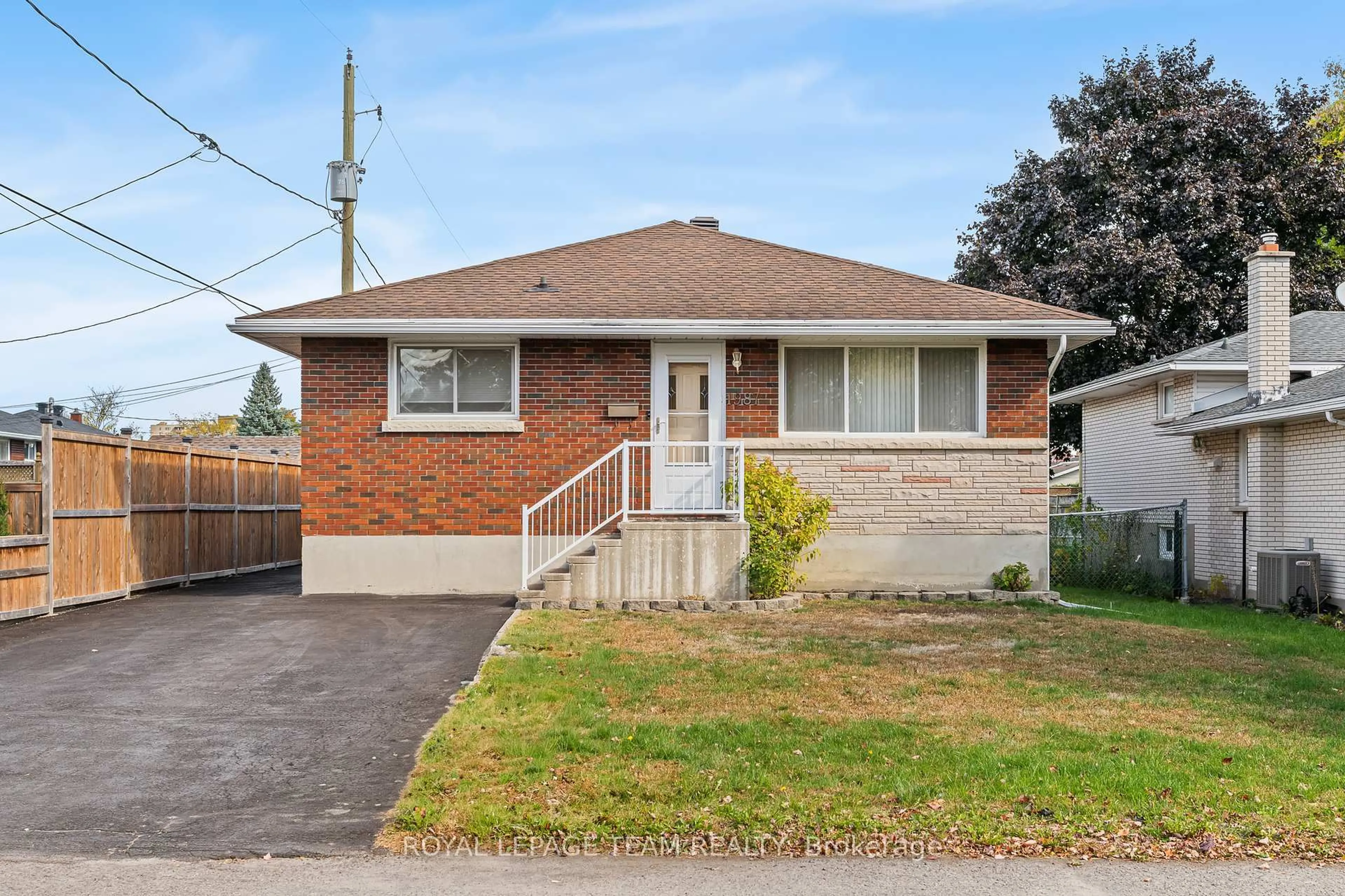 Home with brick exterior material, street for 1987 Cochrane St, Ottawa Ontario K1V 7R5
