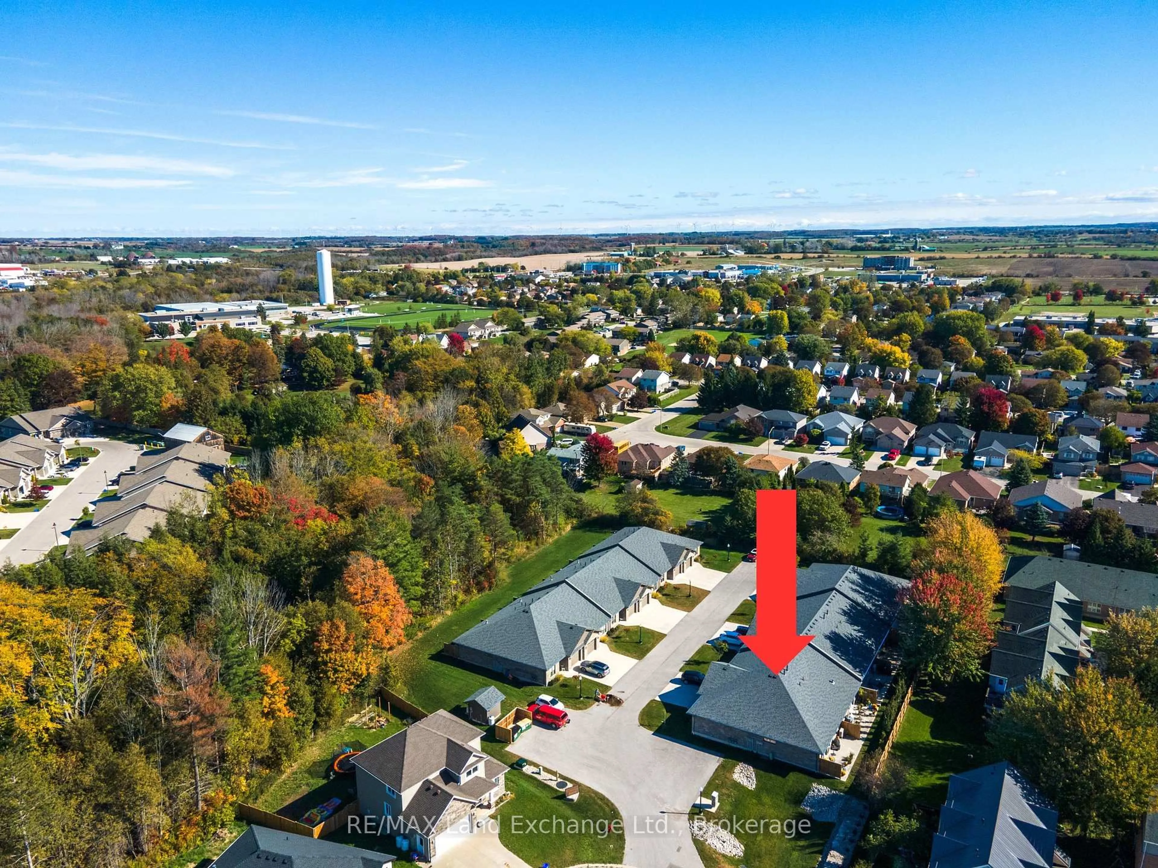 A pic from outside/outdoor area/front of a property/back of a property/a pic from drone, unknown for 775 Campbell Ave #1, Kincardine Ontario N2Z 0H2