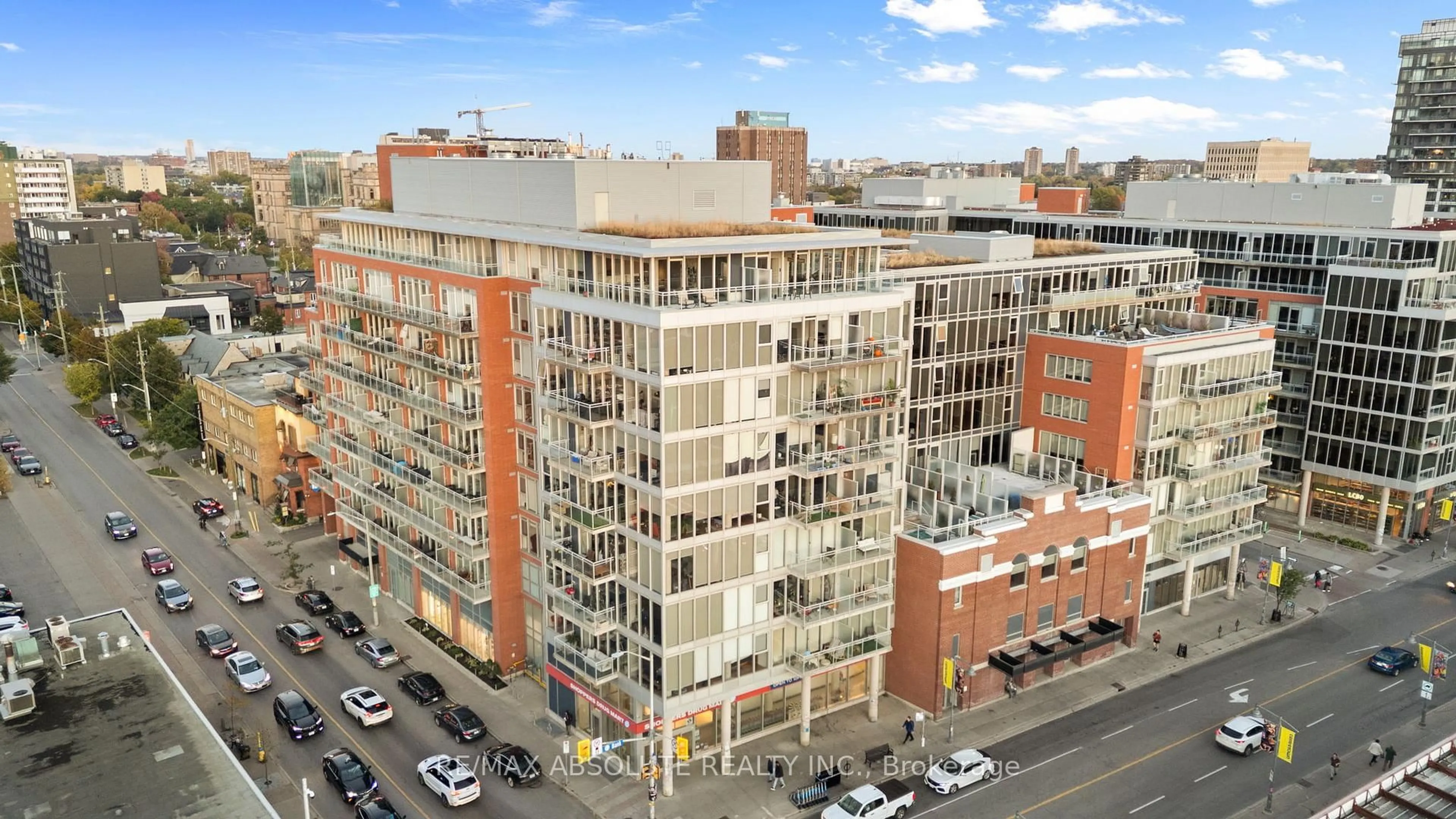 A pic from outside/outdoor area/front of a property/back of a property/a pic from drone, city buildings view from balcony for 354 Gladstone Ave #906, Ottawa Ontario K2P 0R4