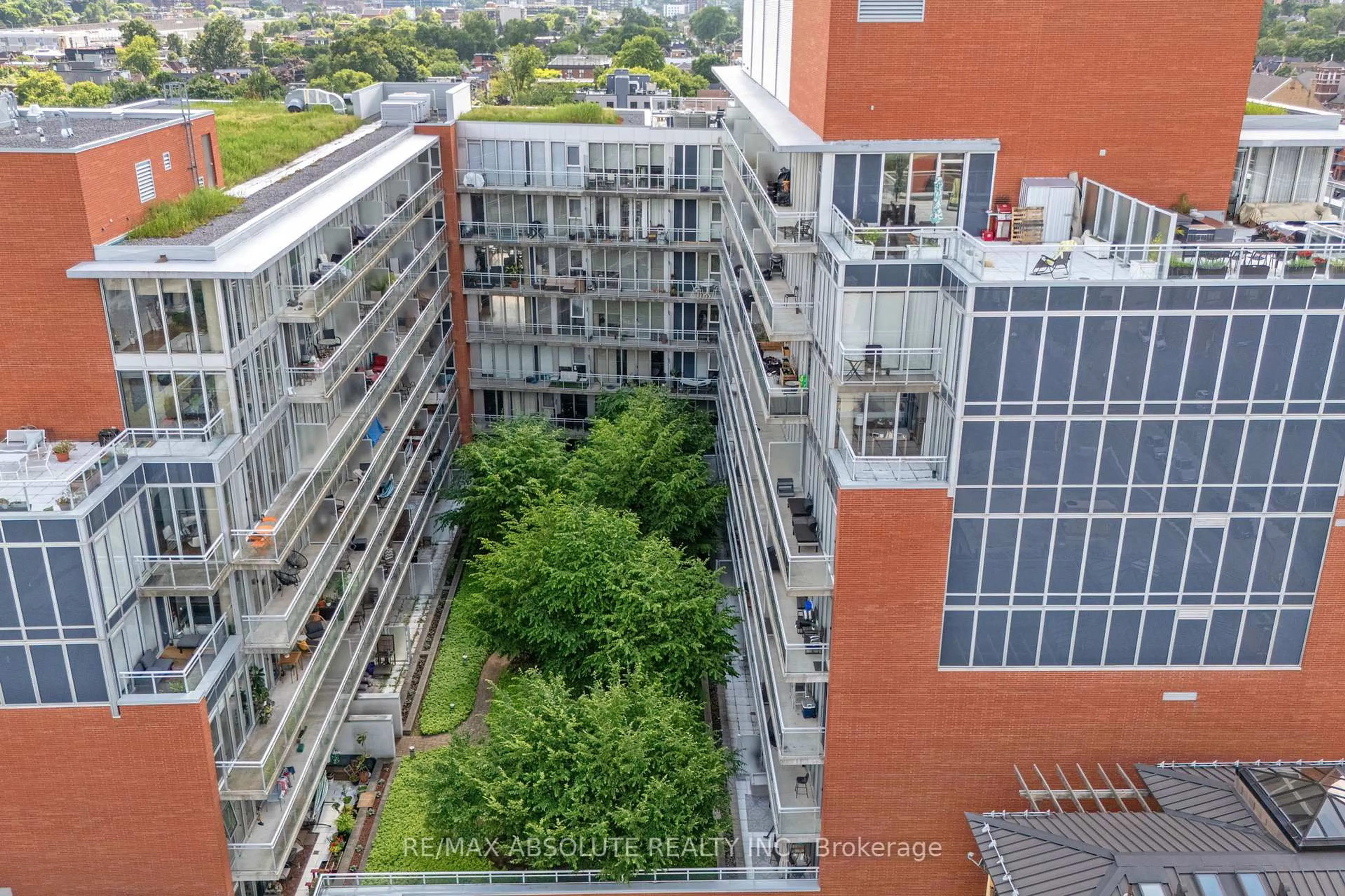 A pic from outside/outdoor area/front of a property/back of a property/a pic from drone, city buildings view from balcony for 354 Gladstone Ave #906, Ottawa Ontario K2P 0R4