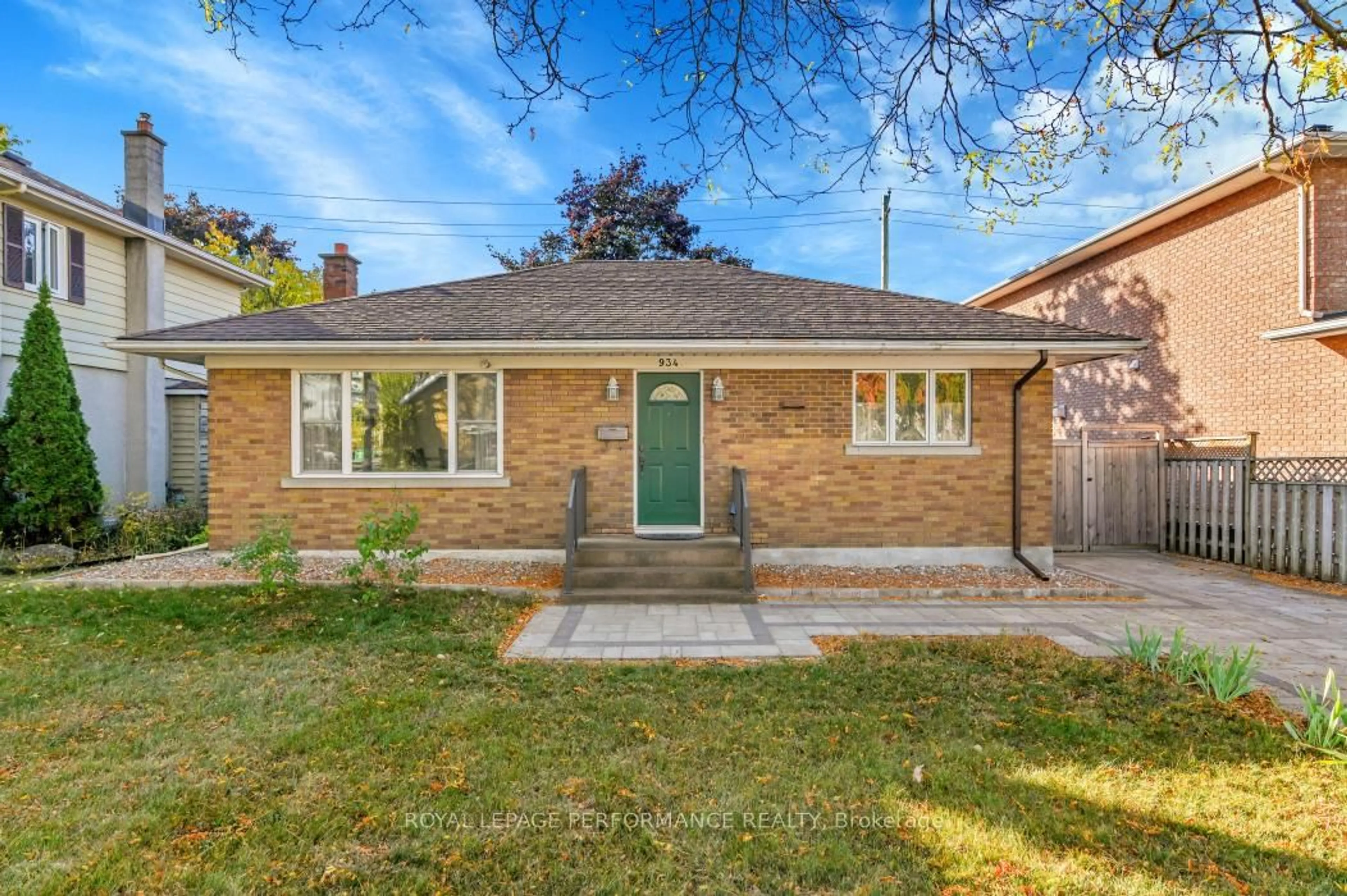 Home with brick exterior material, street for 934 Smyth Rd, Ottawa Ontario K1G 1P6