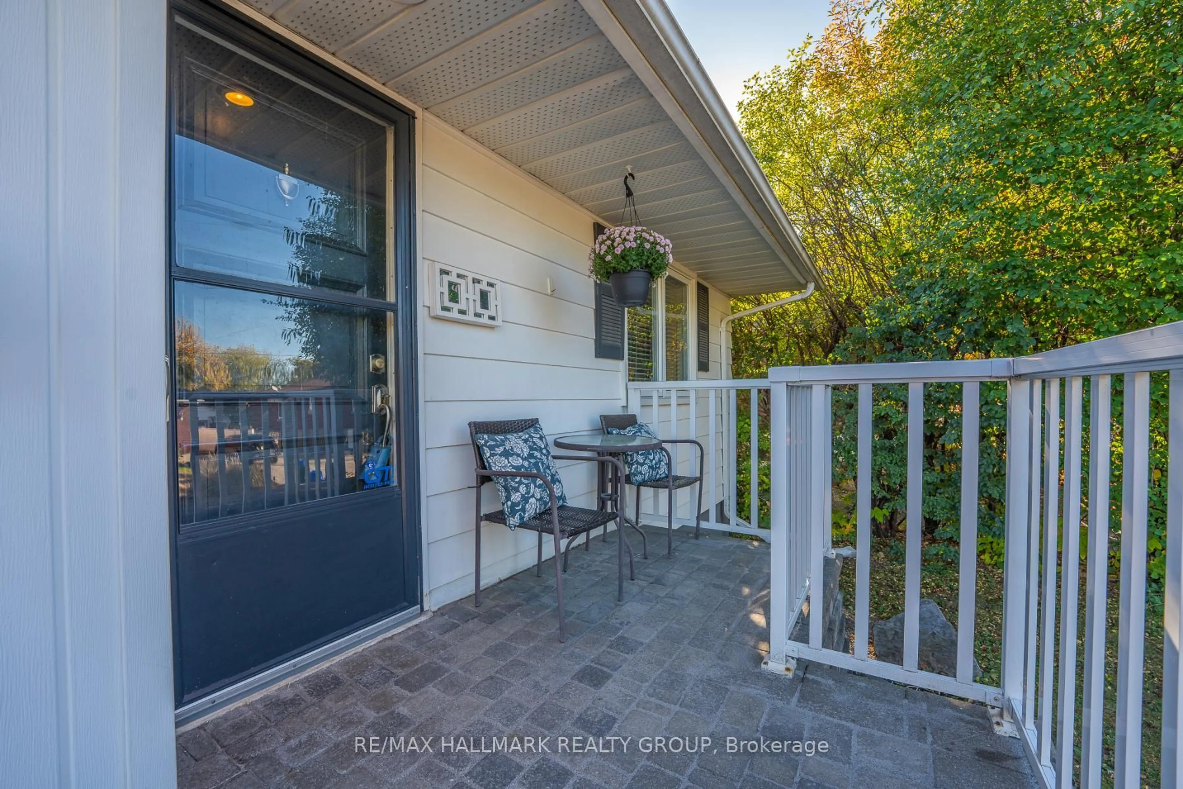 Patio, water/lake/river/ocean view for 1346 Dorchester Ave, Ottawa Ontario K1Z 8E9
