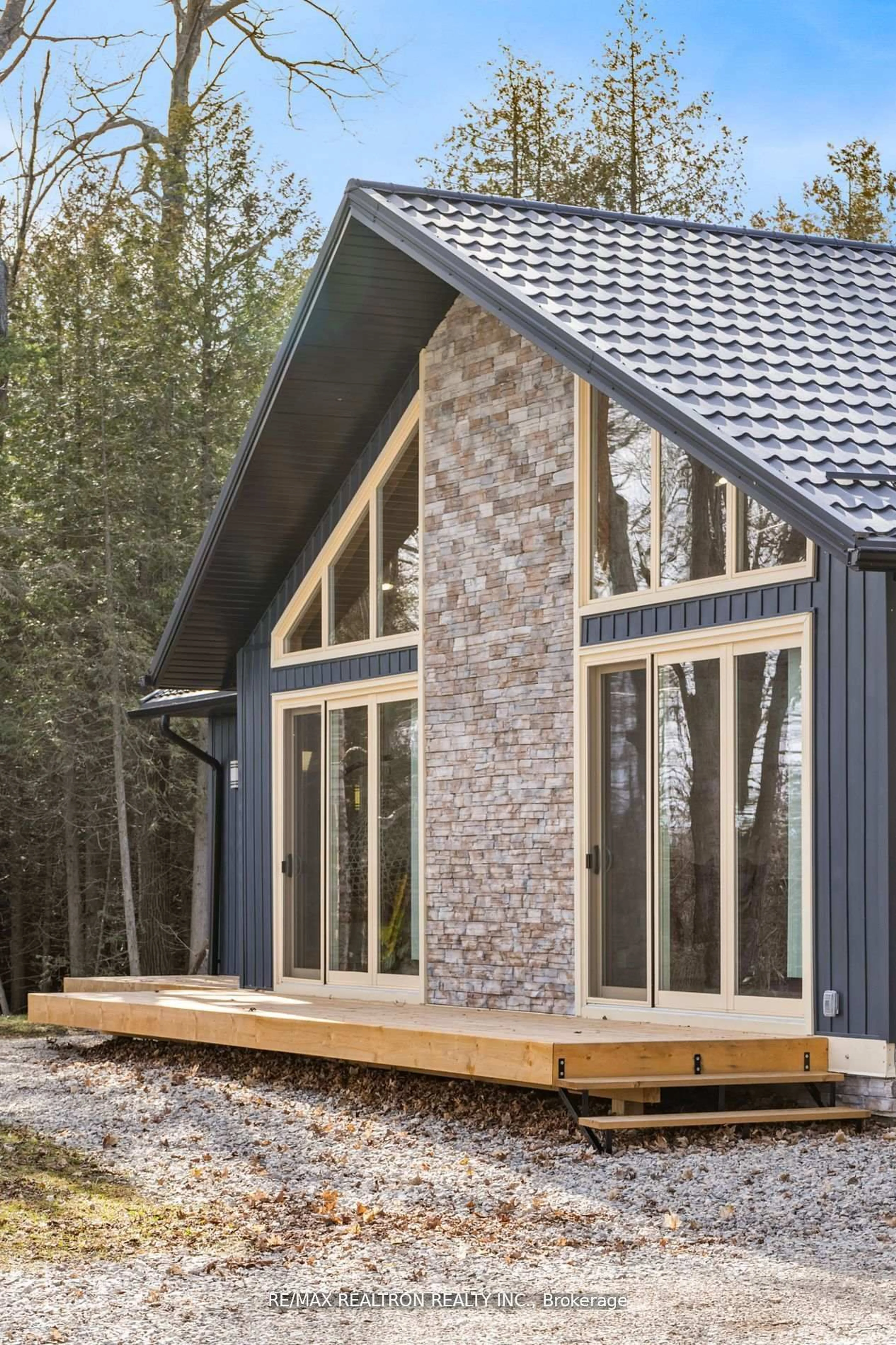 Home with brick exterior material, unknown for 27 Whippoorwill Rd, Northern Bruce Peninsula Ontario N0H 1W0