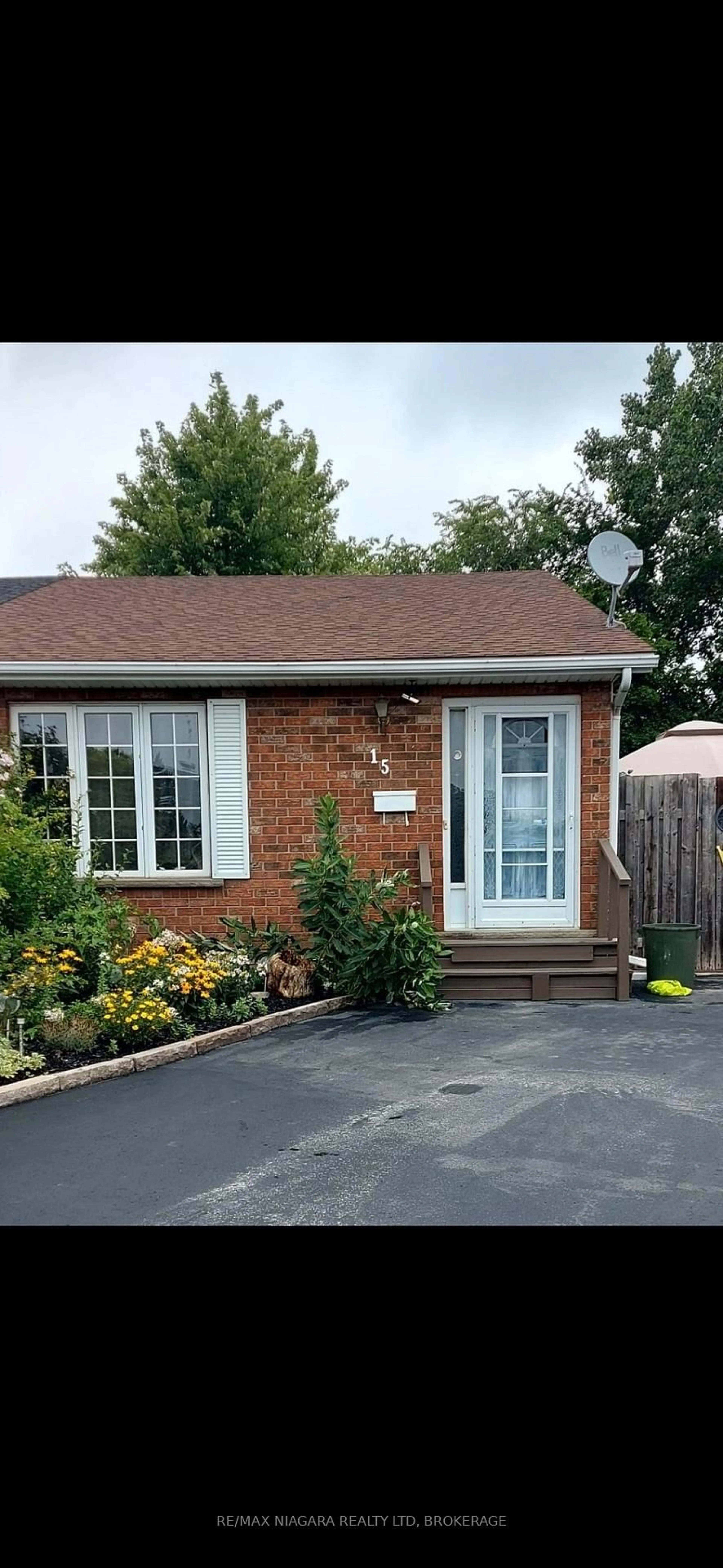 Home with brick exterior material, street for 15 MARC Crt, Welland Ontario L3B 5X2