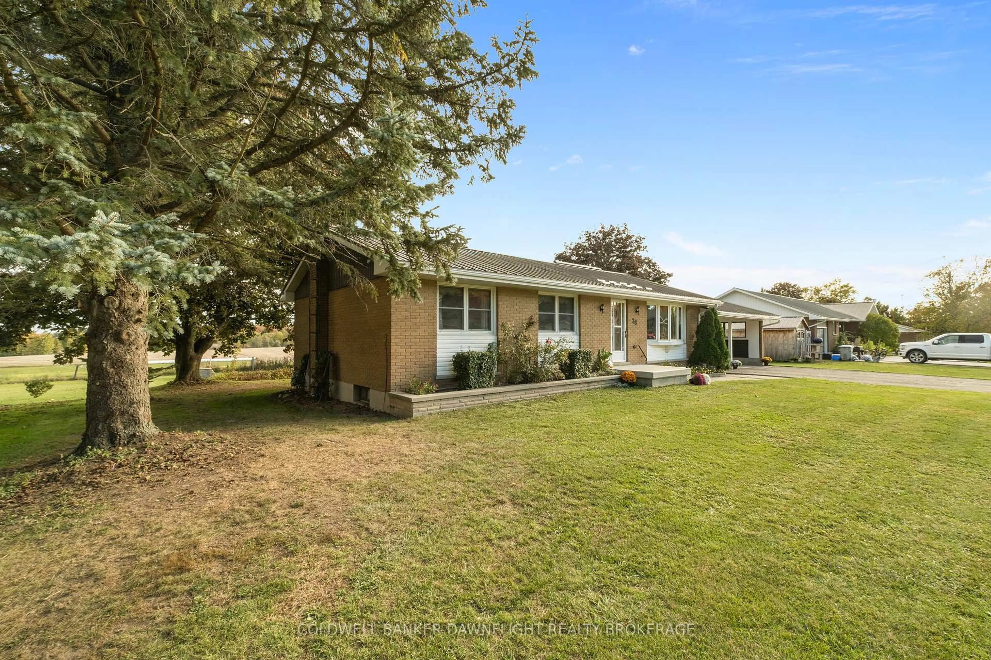 A pic from outside/outdoor area/front of a property/back of a property/a pic from drone, unknown for 28 Brandon St, Morris Turnberry Ontario N0G 1H0