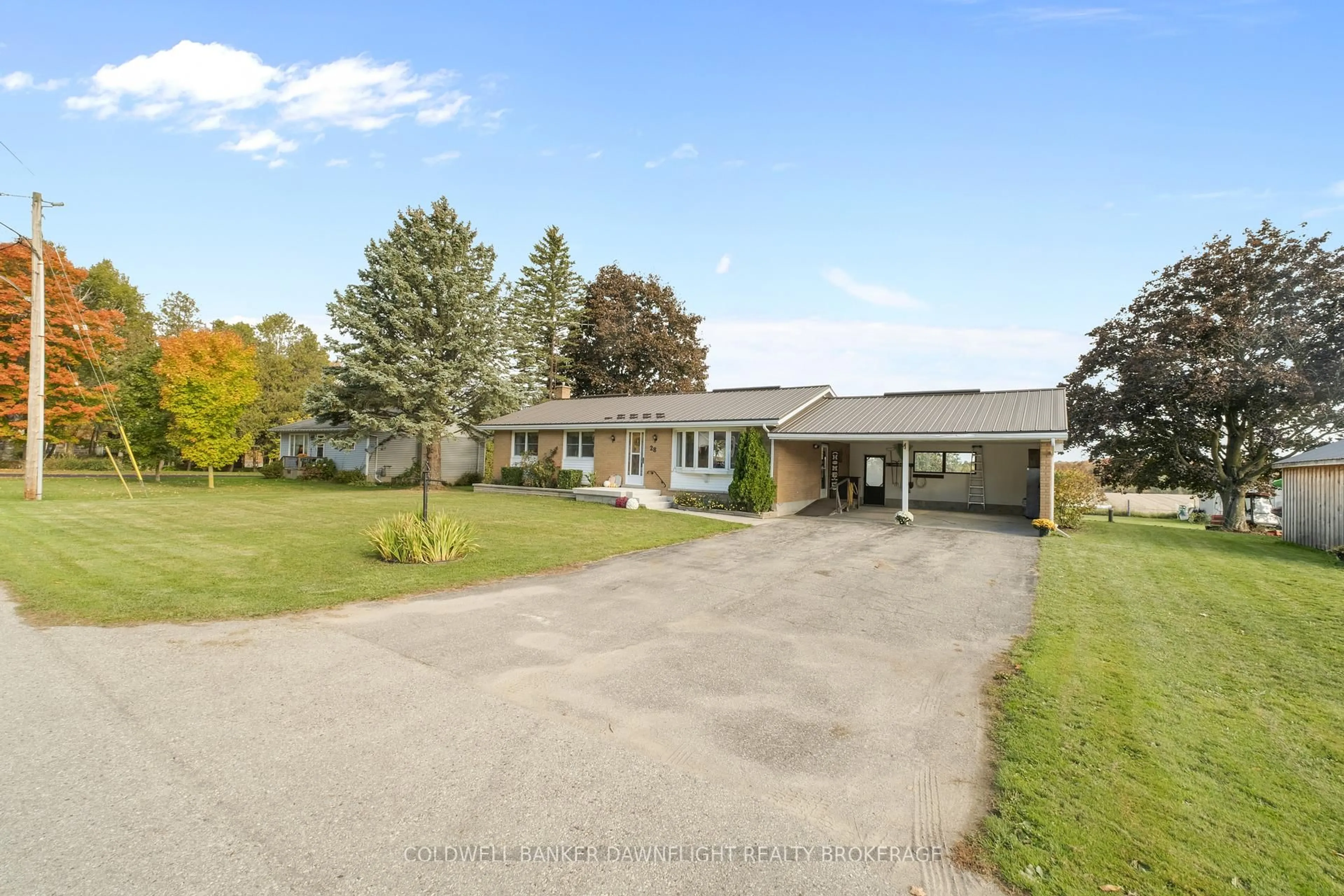 A pic from outside/outdoor area/front of a property/back of a property/a pic from drone, street for 28 Brandon St, Morris Turnberry Ontario N0G 1H0