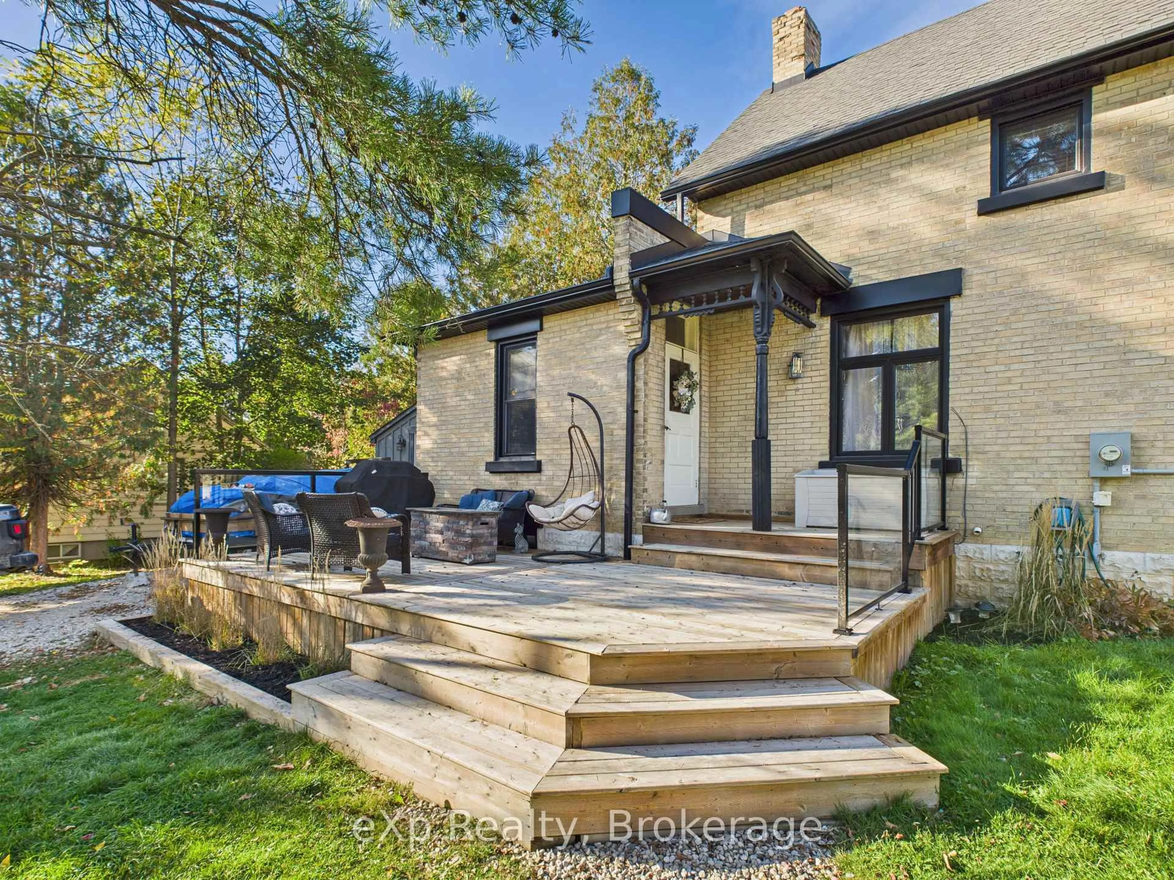 Unknown for 318 11th Ave, Hanover Ontario N4N 2R5