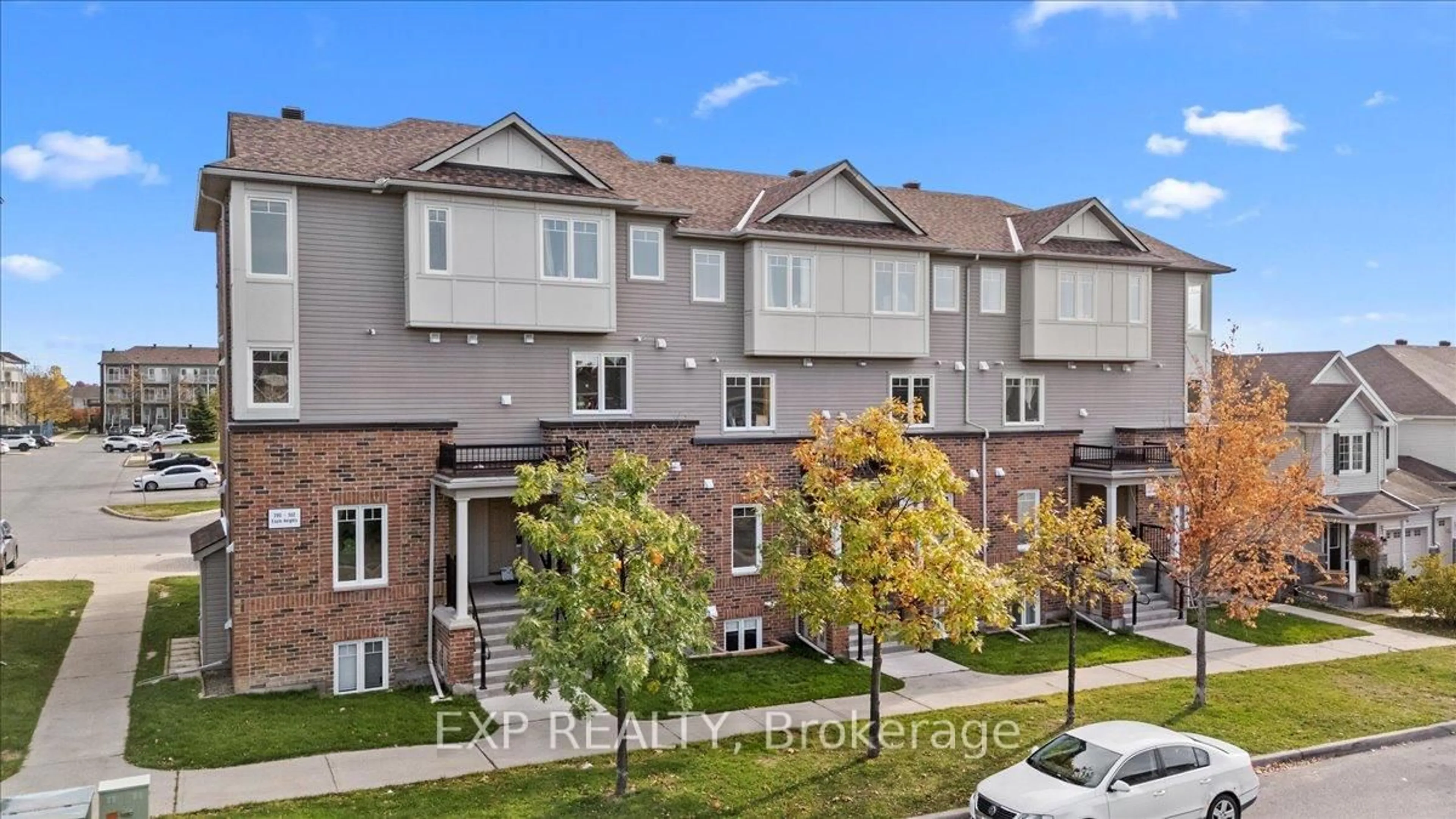 A pic from outside/outdoor area/front of a property/back of a property/a pic from drone, street for 290 Espin Hts, Ottawa Ontario K2J 0Y8