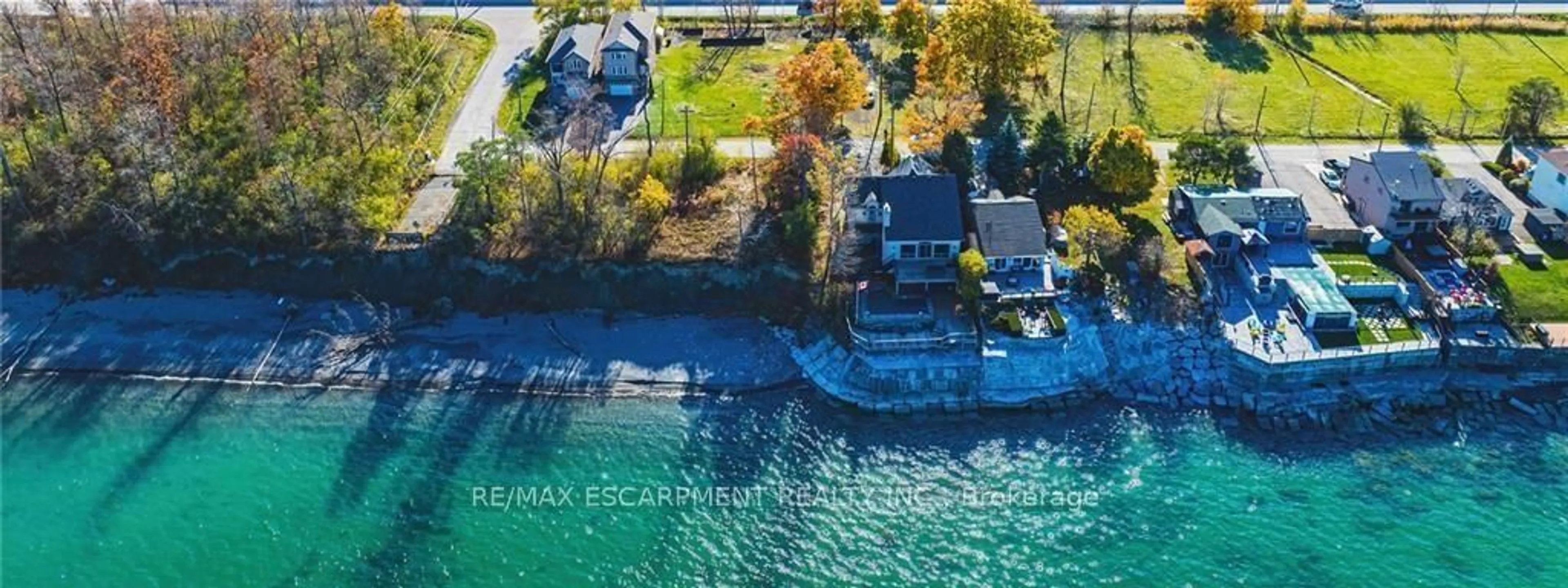 A pic from outside/outdoor area/front of a property/back of a property/a pic from drone, water/lake/river/ocean view for 7 Trillium Ave, Hamilton Ontario L8E 5E1