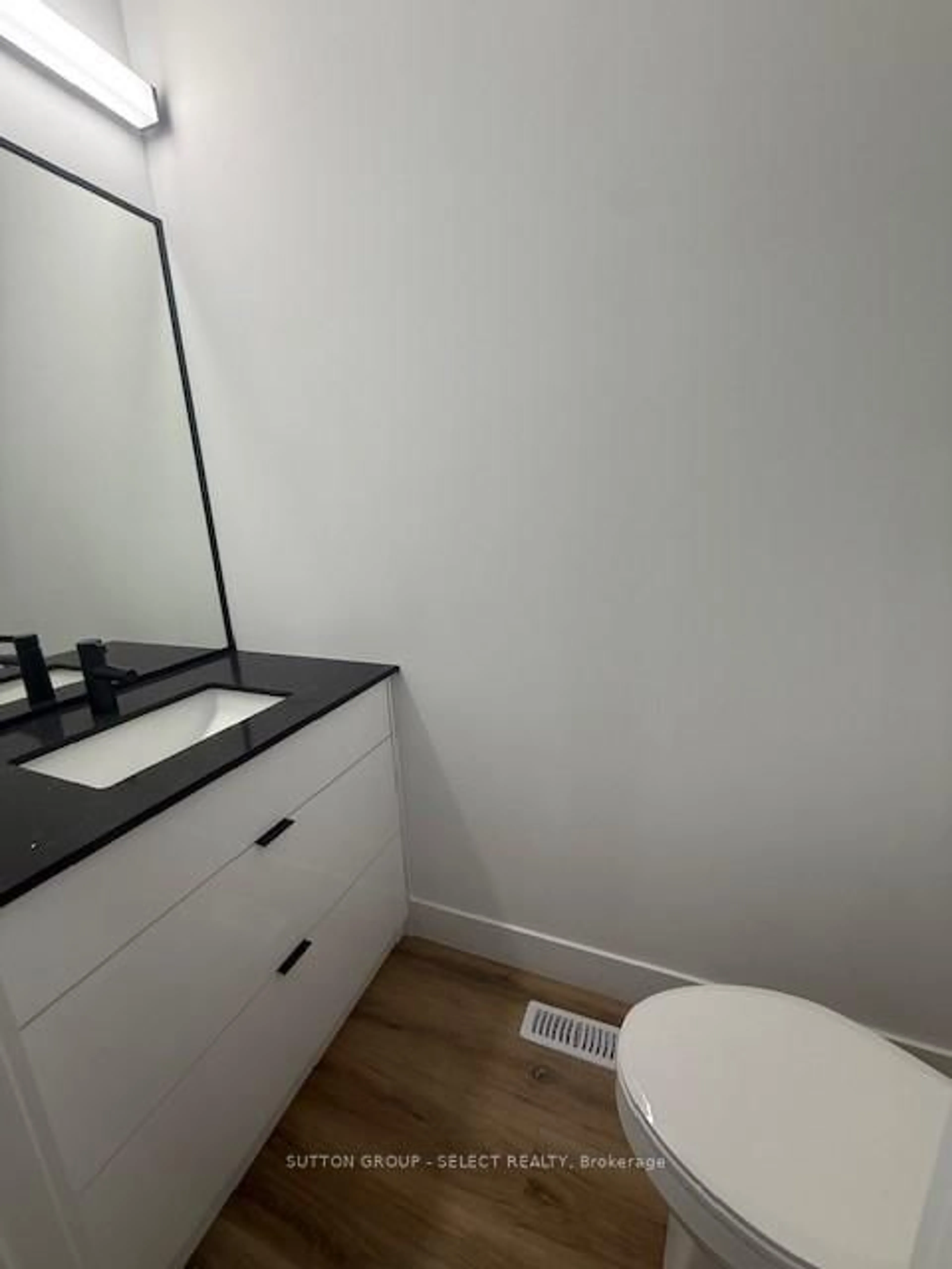 A pic of a room for 180 Thompson Rd, London South Ontario N5Z 2Y8