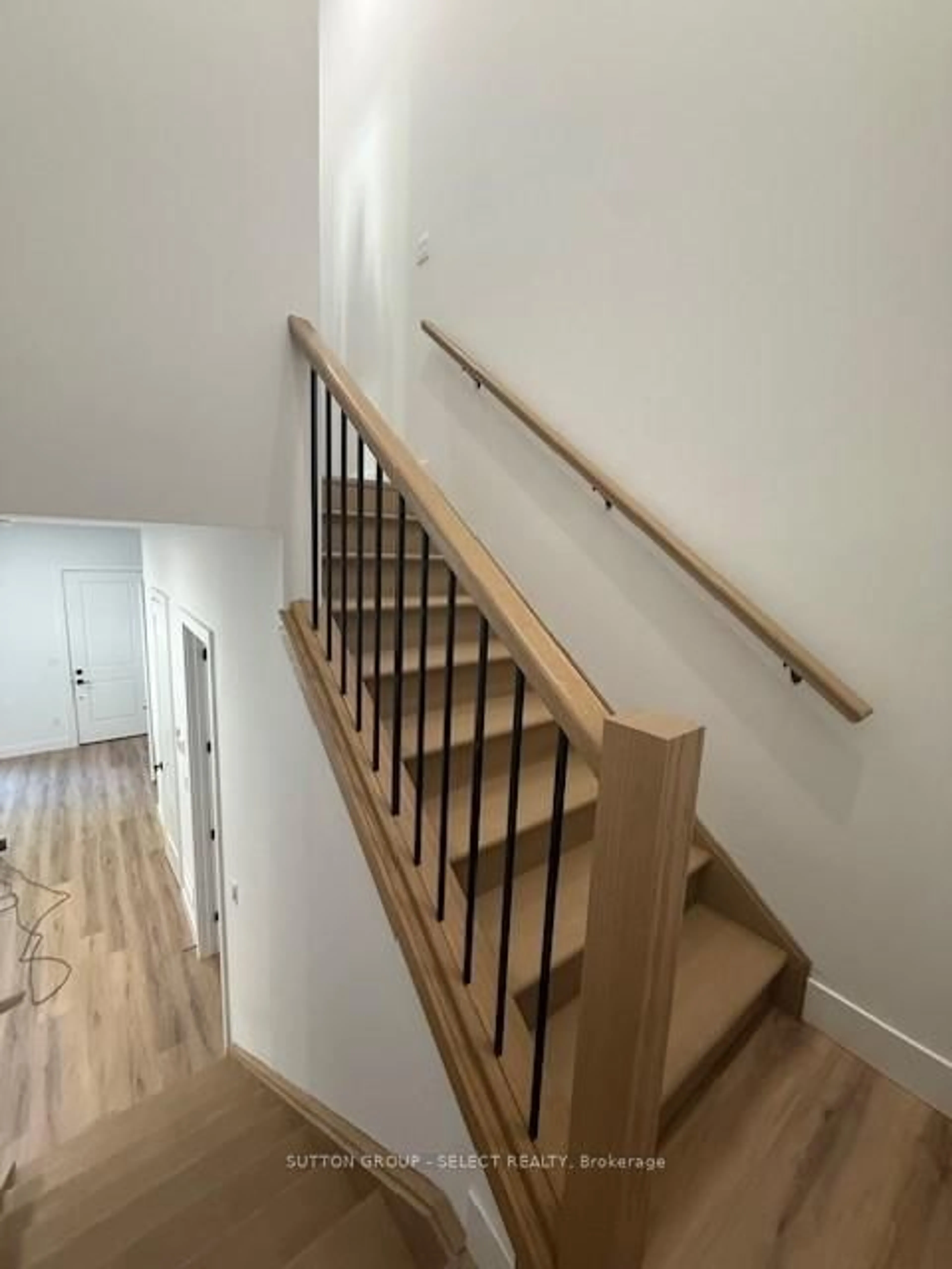 Stairs for 180 Thompson Rd, London South Ontario N5Z 2Y8