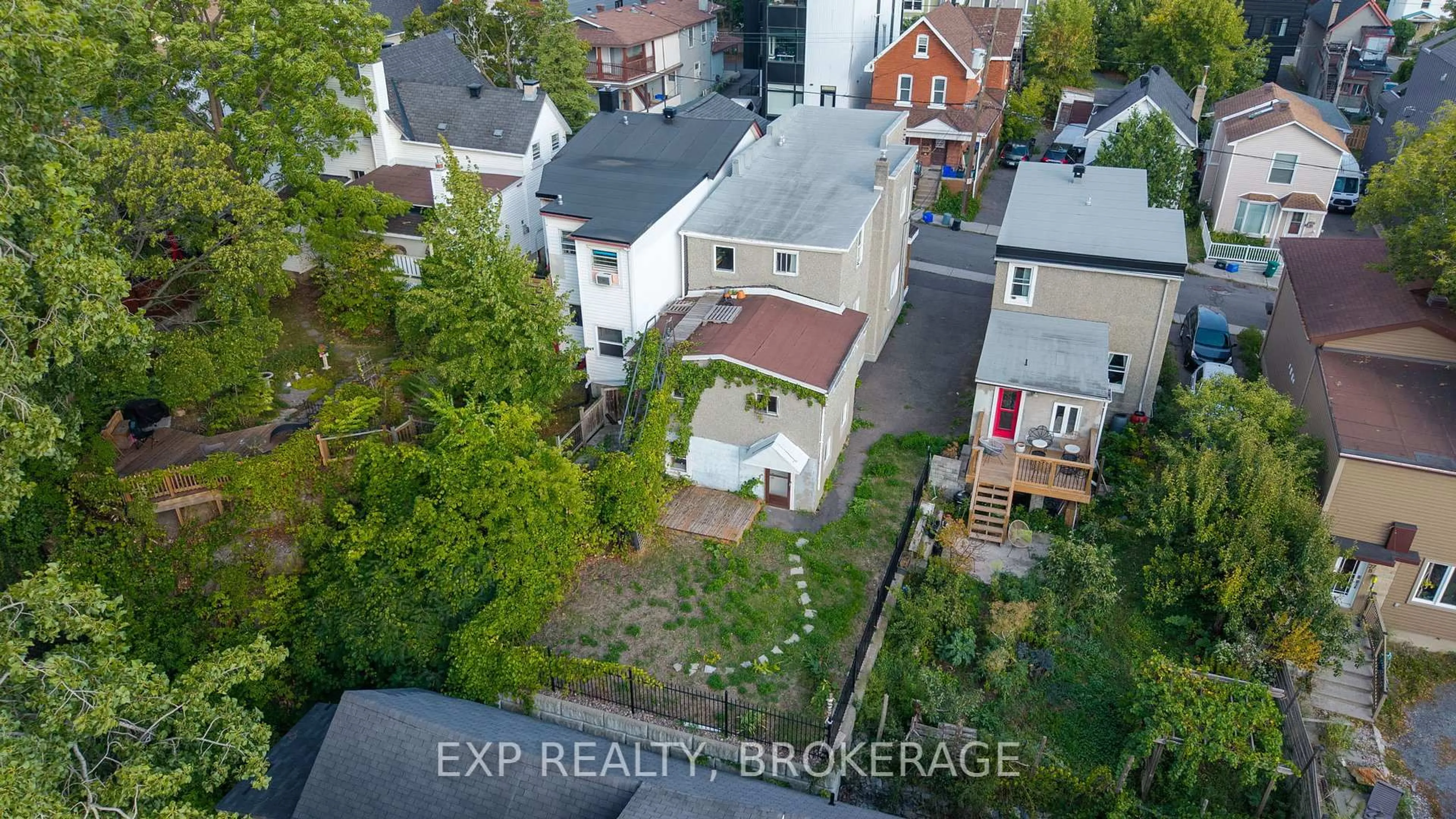 A pic from outside/outdoor area/front of a property/back of a property/a pic from drone, city buildings view from balcony for 23 Lowrey St, Ottawa Ontario K1Y 2S5
