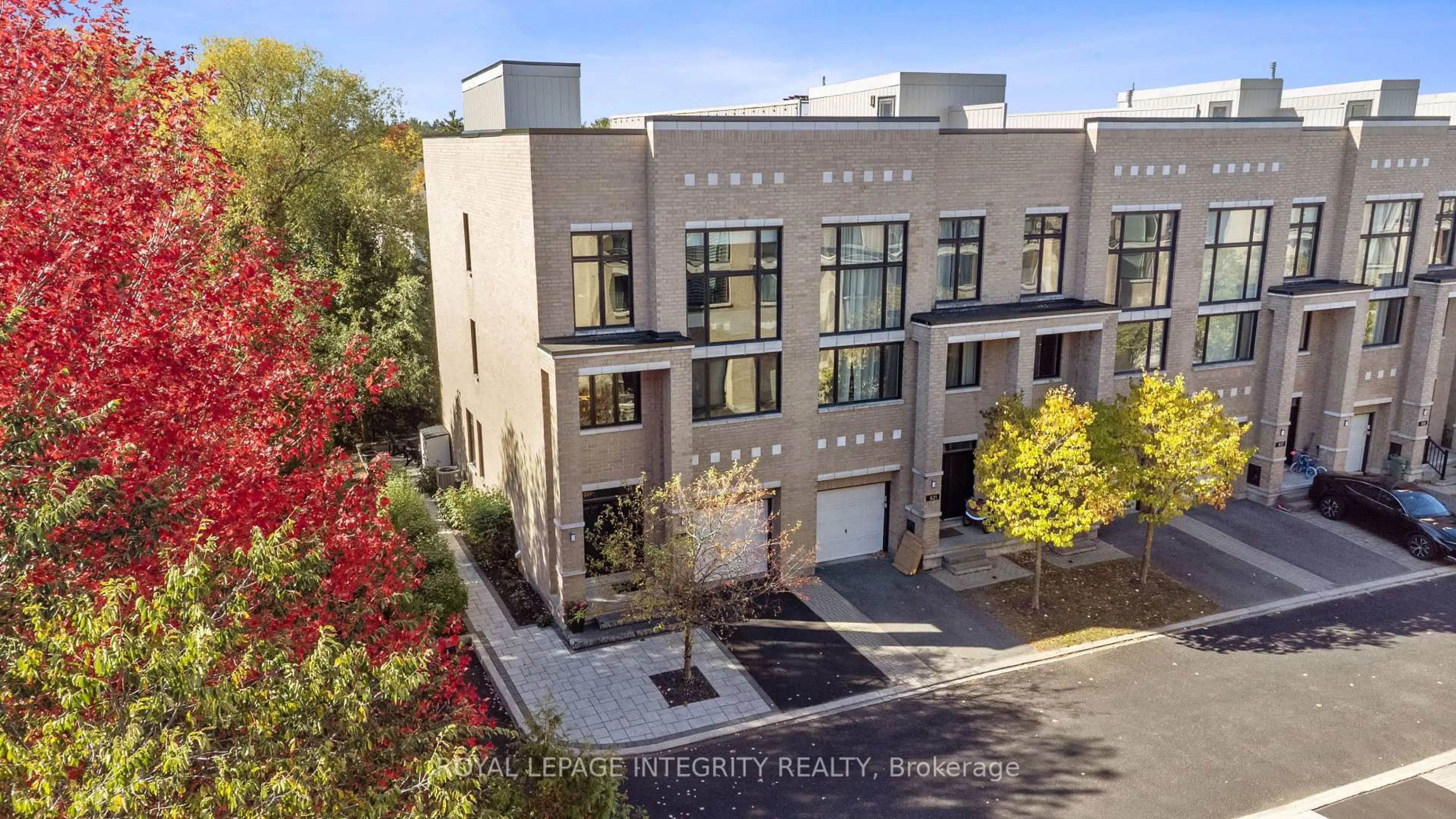 A pic from outside/outdoor area/front of a property/back of a property/a pic from drone, street for 823 Petra Private, Ottawa Ontario K2T 0G3