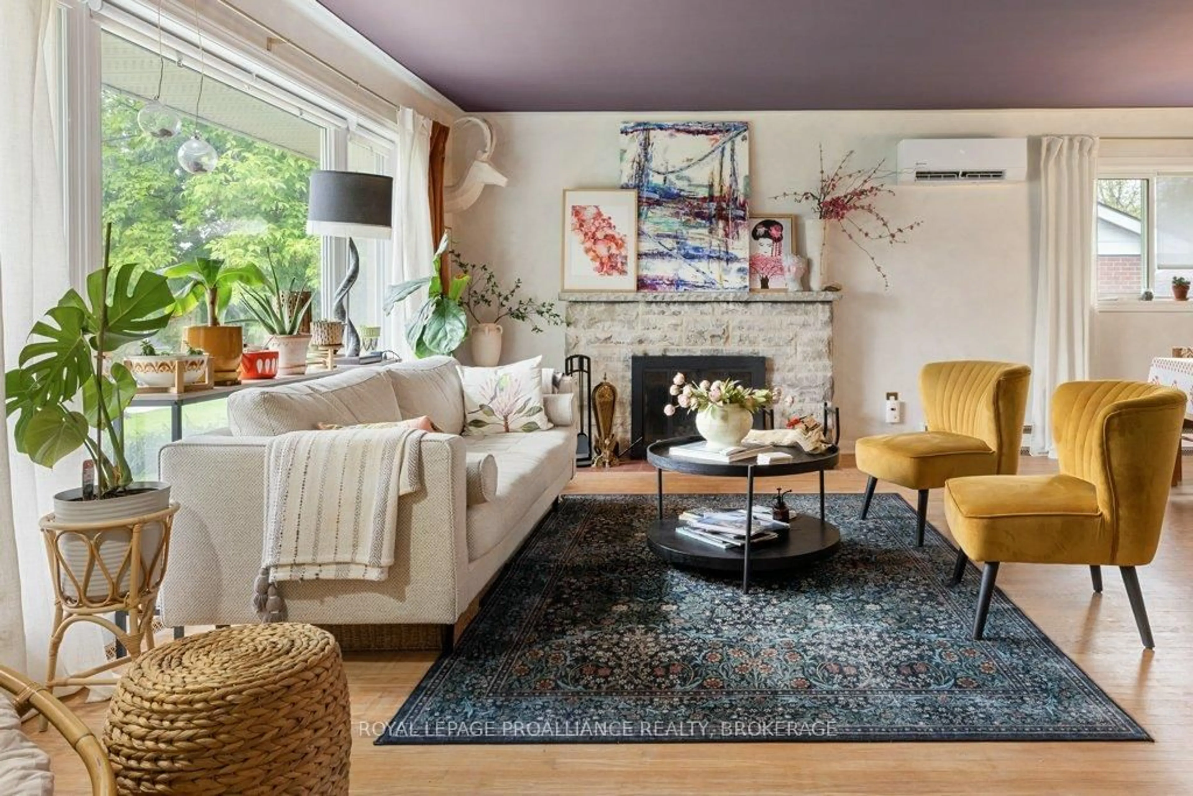 Living room with furniture, unknown for 209 McMahon Ave, Kingston Ontario K7M 3H3
