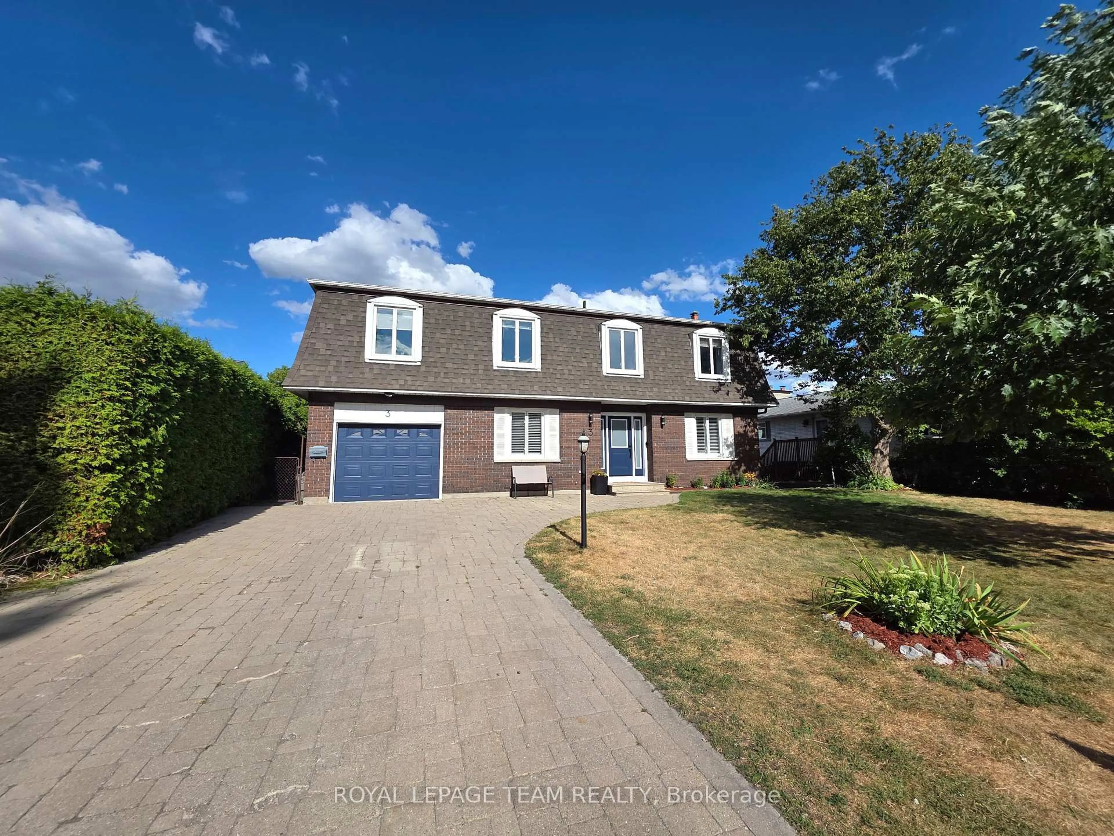 A pic from outside/outdoor area/front of a property/back of a property/a pic from drone, street for 3 Roberta Cres, Ottawa Ontario K2J 1G5