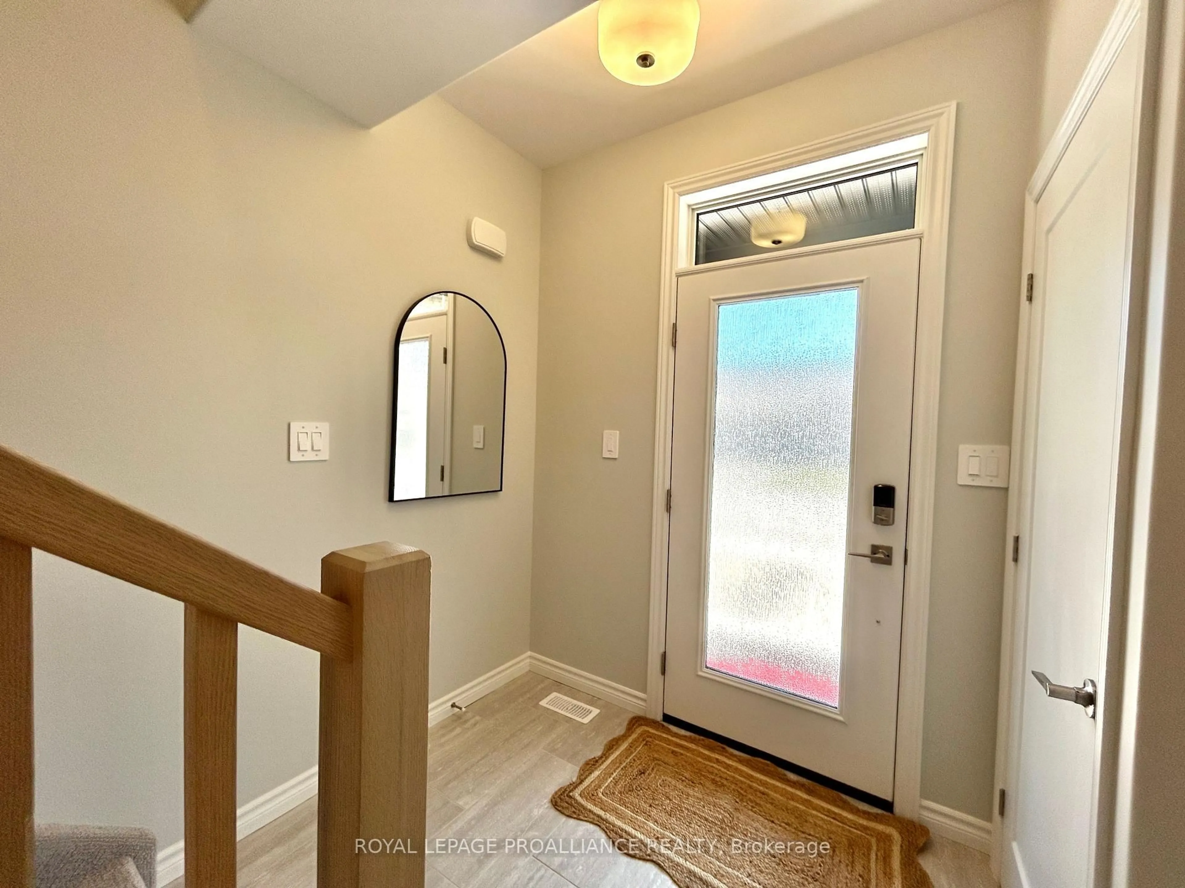 Indoor entryway for 79 Athabaska Dr, Belleville Ontario K8N 0T1