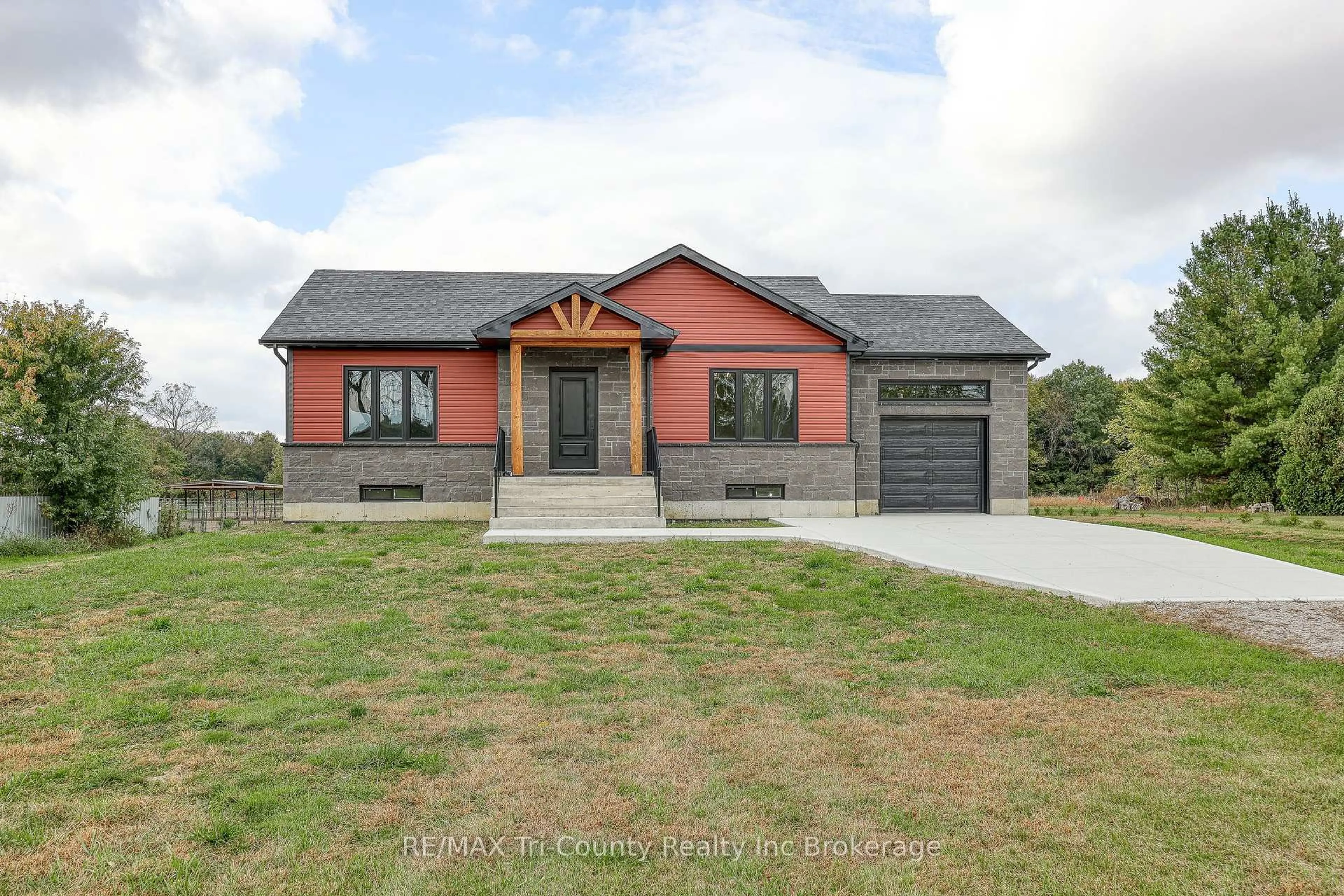Home with brick exterior material, building for 30054 West Bothwell Rd, Chatham-Kent Ontario N0P 1C0