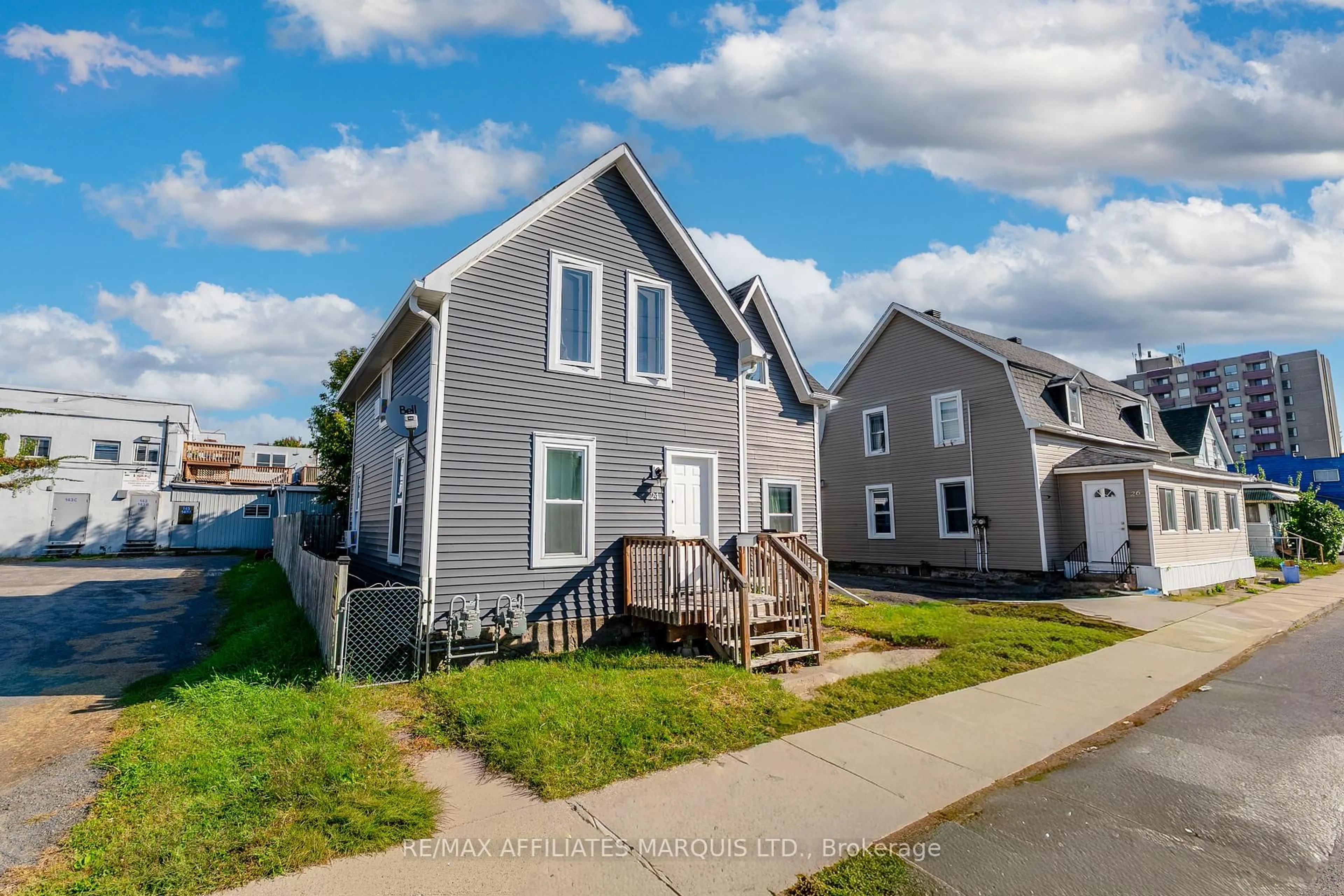 Home with vinyl exterior material, street for 24 Lennox St, Cornwall Ontario K6H 1G8