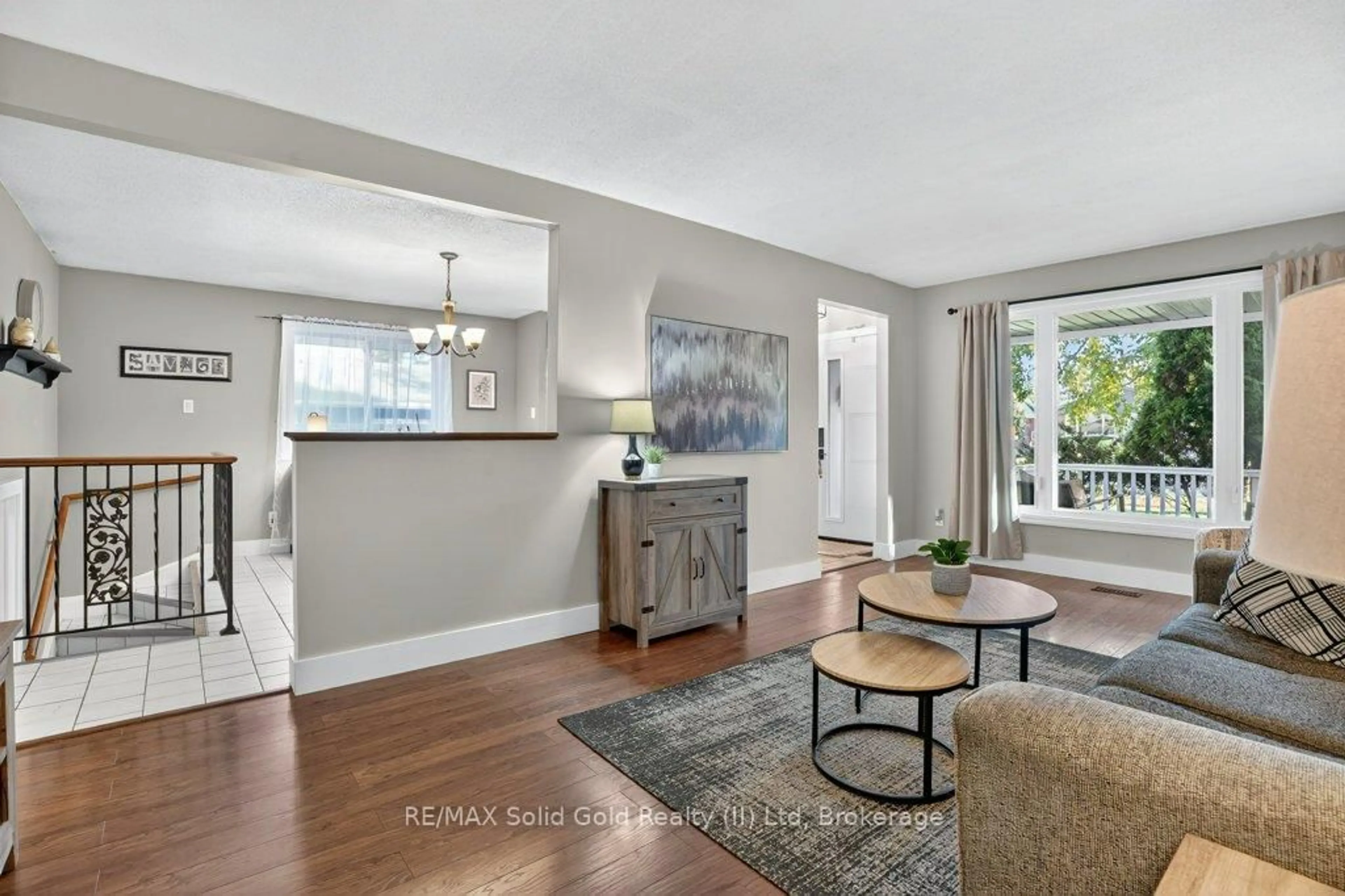 Living room with furniture, unknown for 34 Dunsmere Crt, Kitchener Ontario N2E 1V4