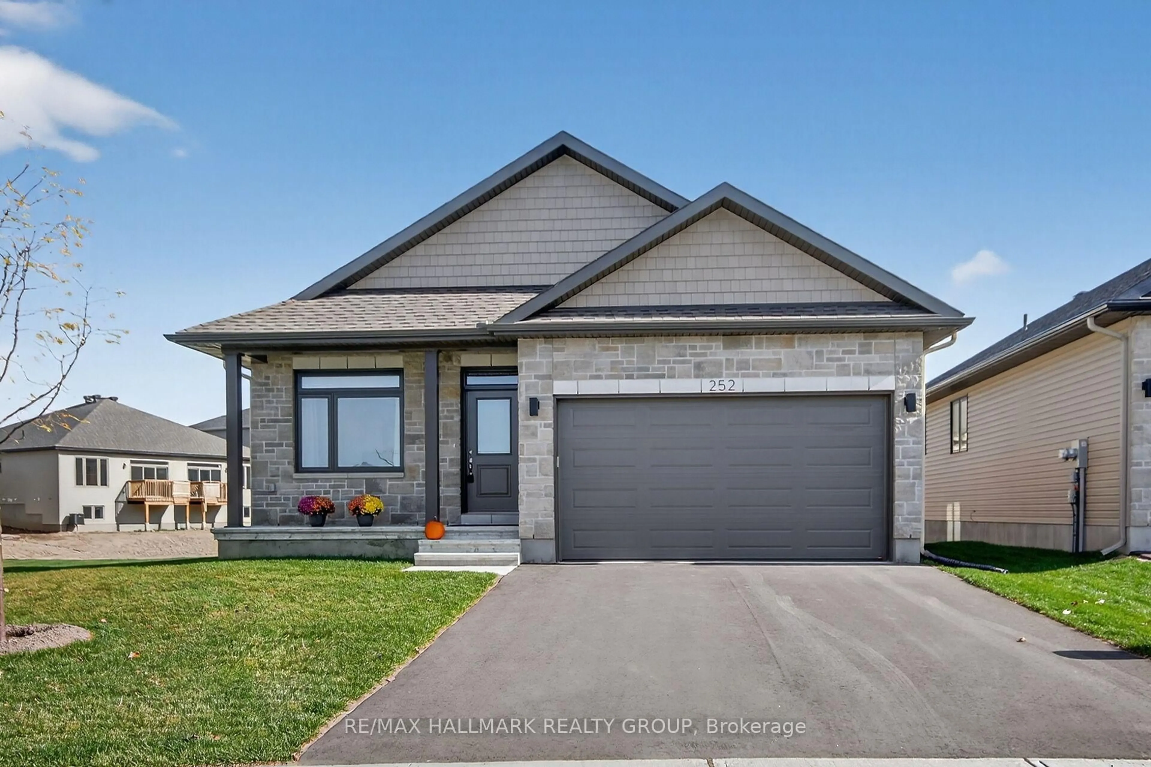 Home with brick exterior material, street for 252 O'Donovan Dr, Carleton Place Ontario K7C 0X4