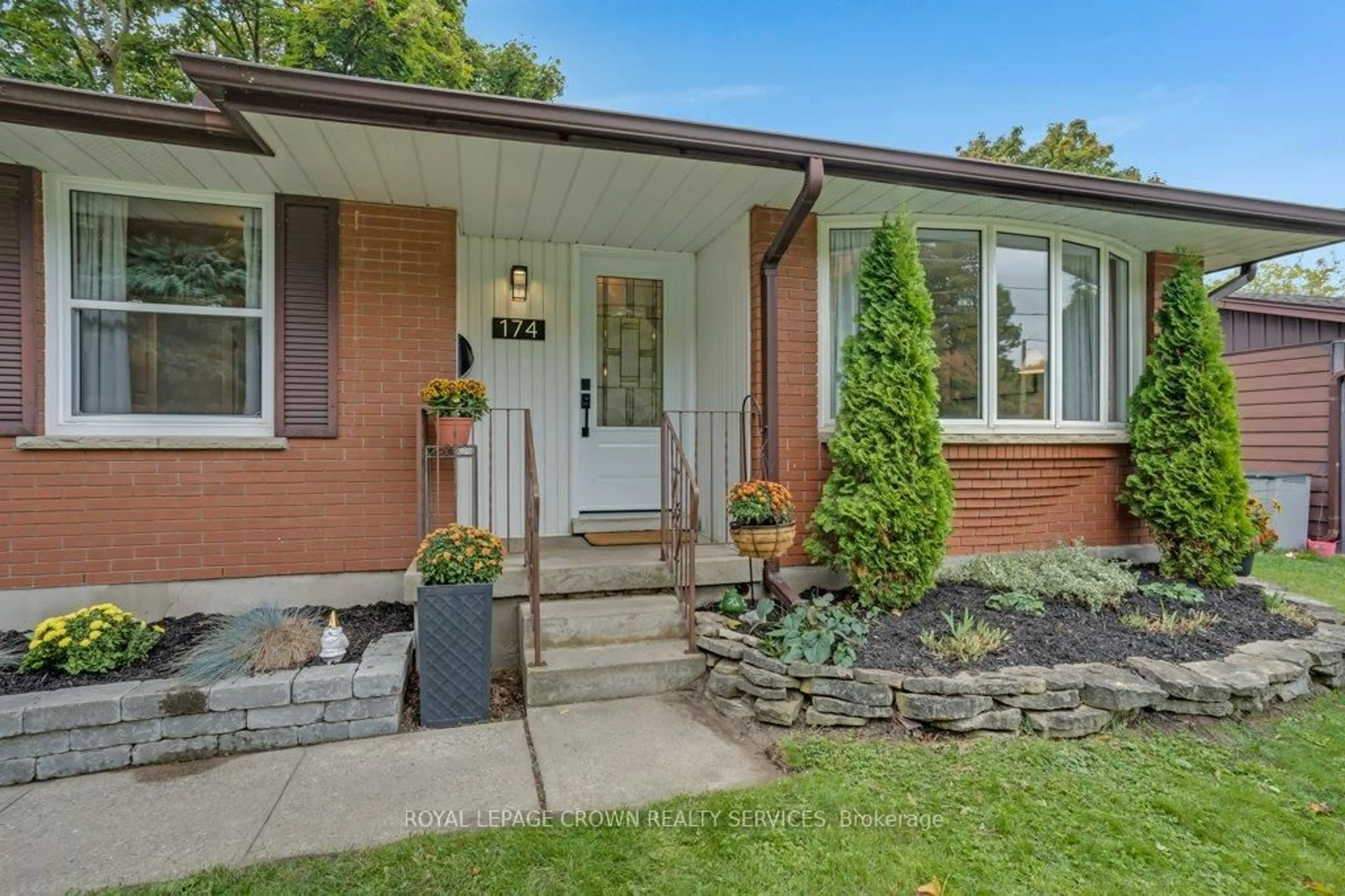 Home with brick exterior material, street for 174 Winston Blvd, Cambridge Ontario N3C 1M2