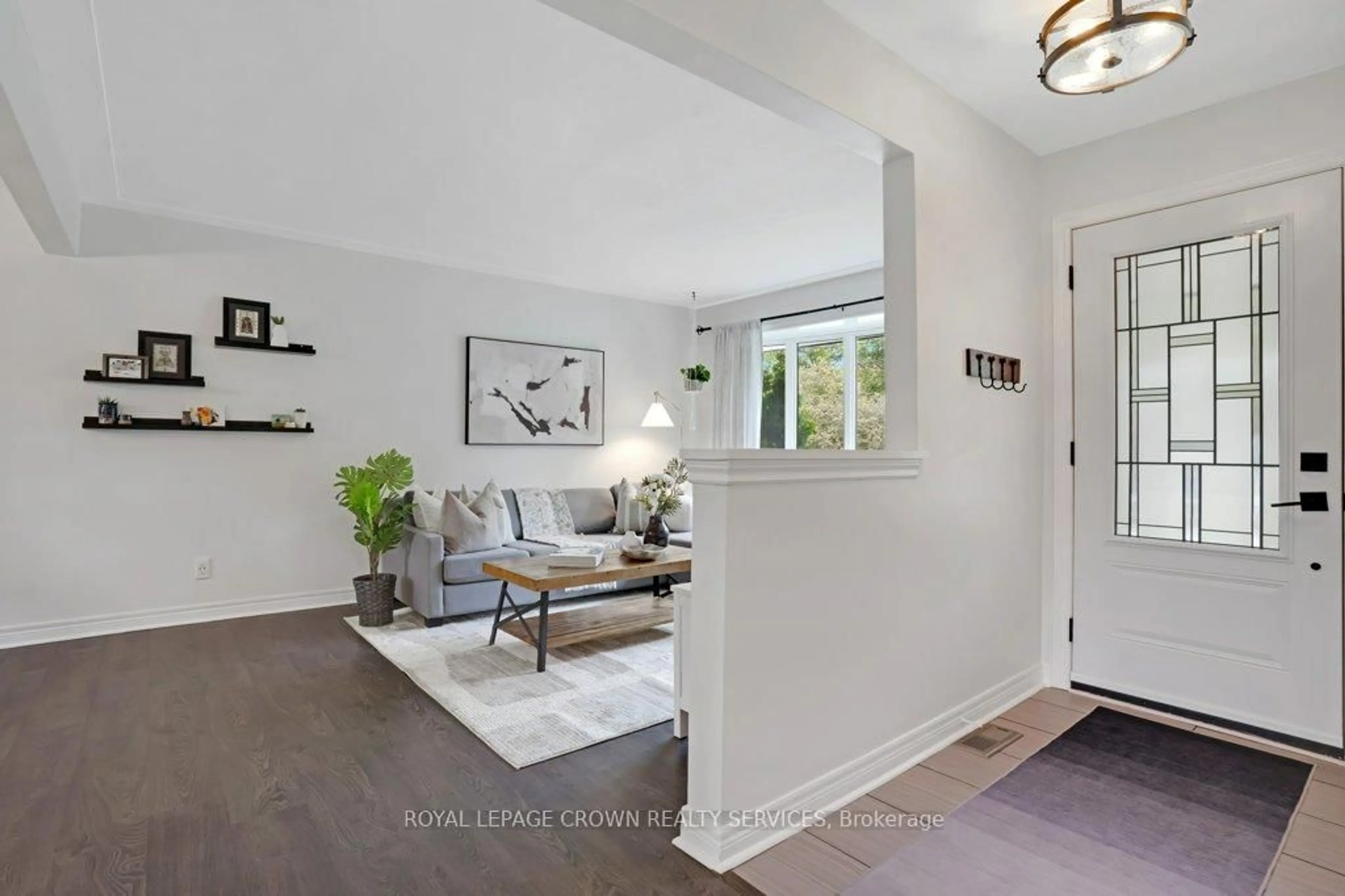 Indoor entryway for 174 Winston Blvd, Cambridge Ontario N3C 1M2