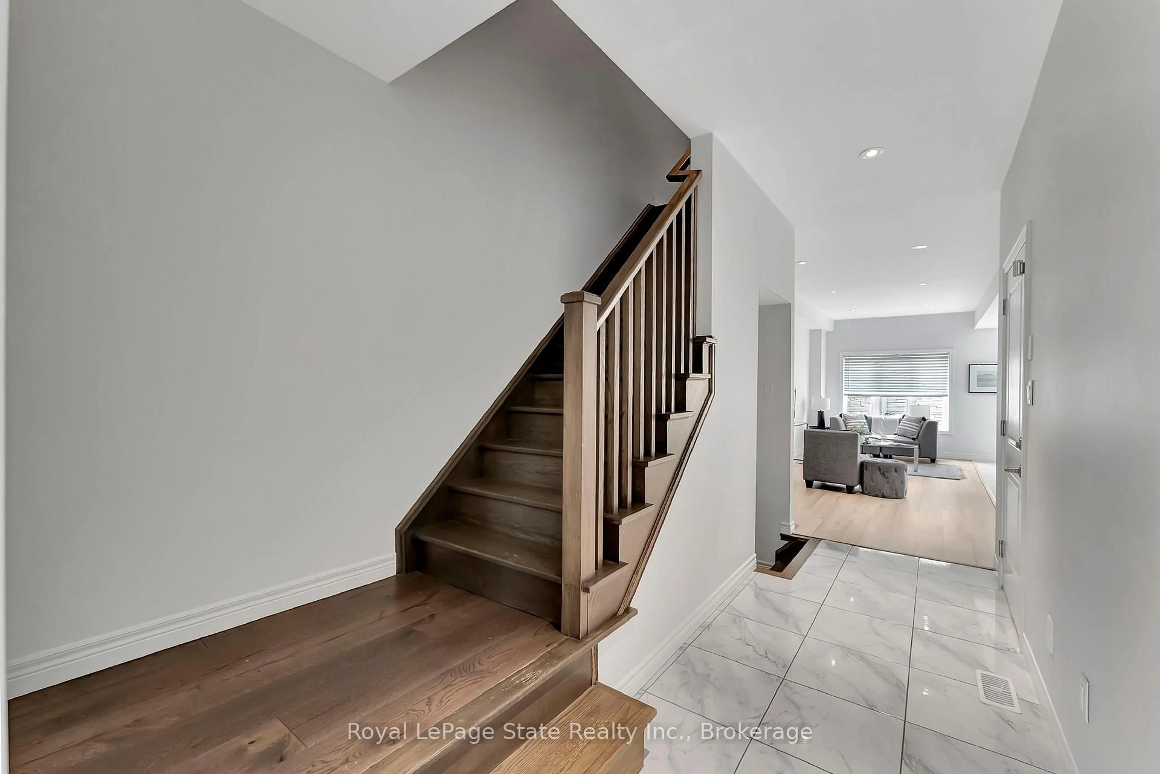 Stairs for 98 Shoreview Pl #18, Hamilton Ontario L8E 0J4