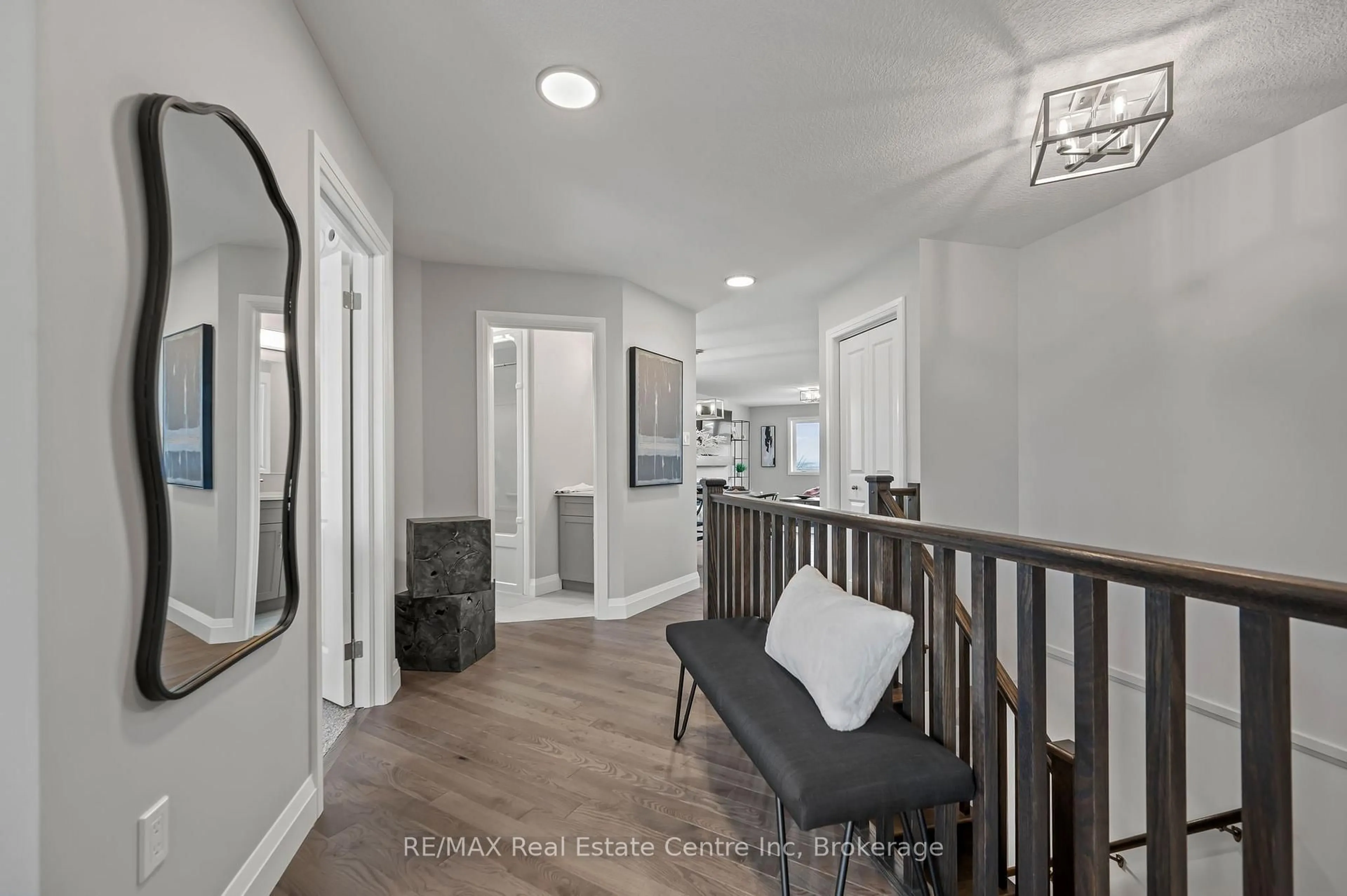 Indoor entryway for 218 Bridge Cres, Minto Ontario N0G 2P0