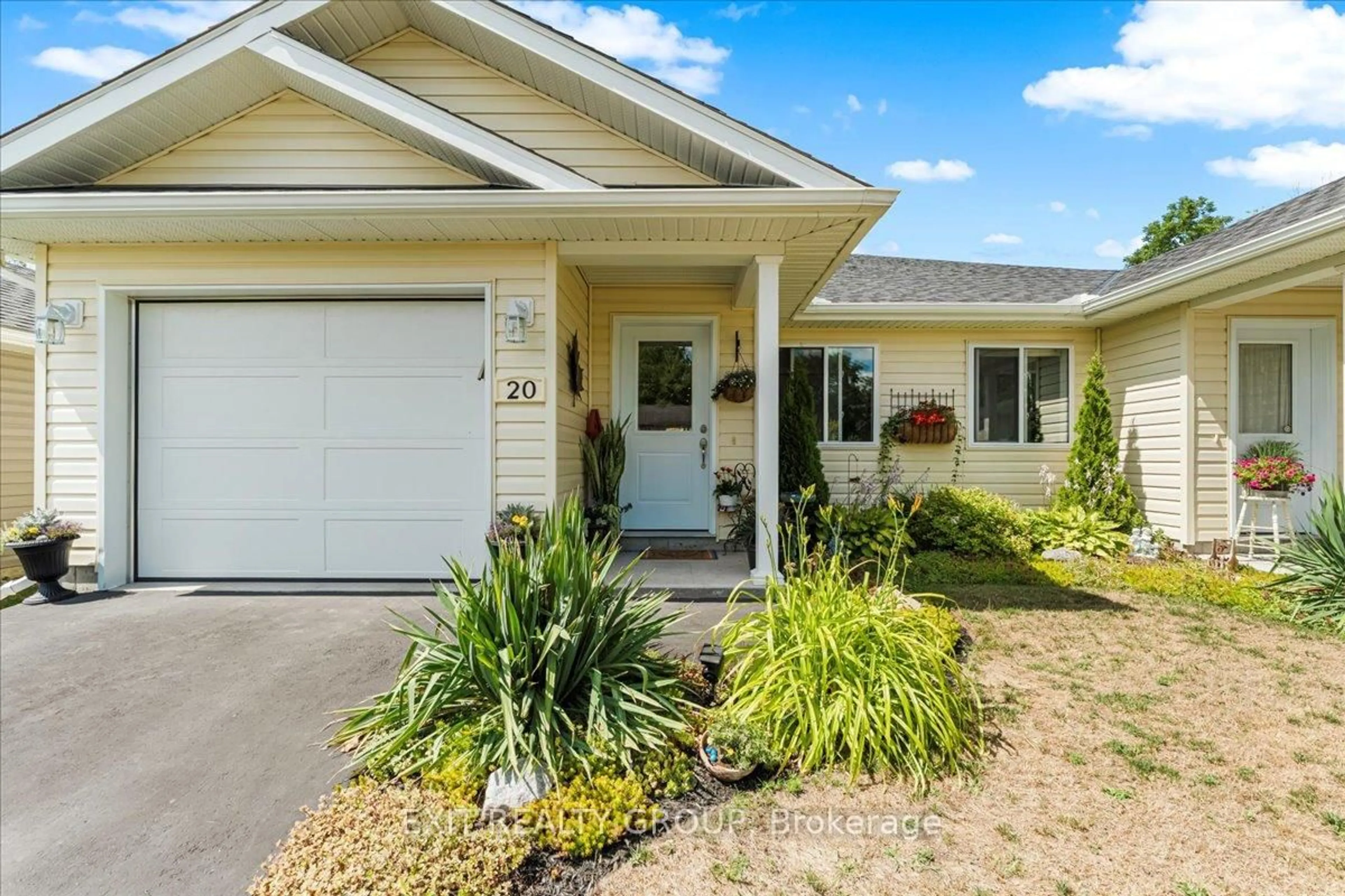 Home with vinyl exterior material, street for 20 Gladstone St, Madoc Ontario K0K 2K0