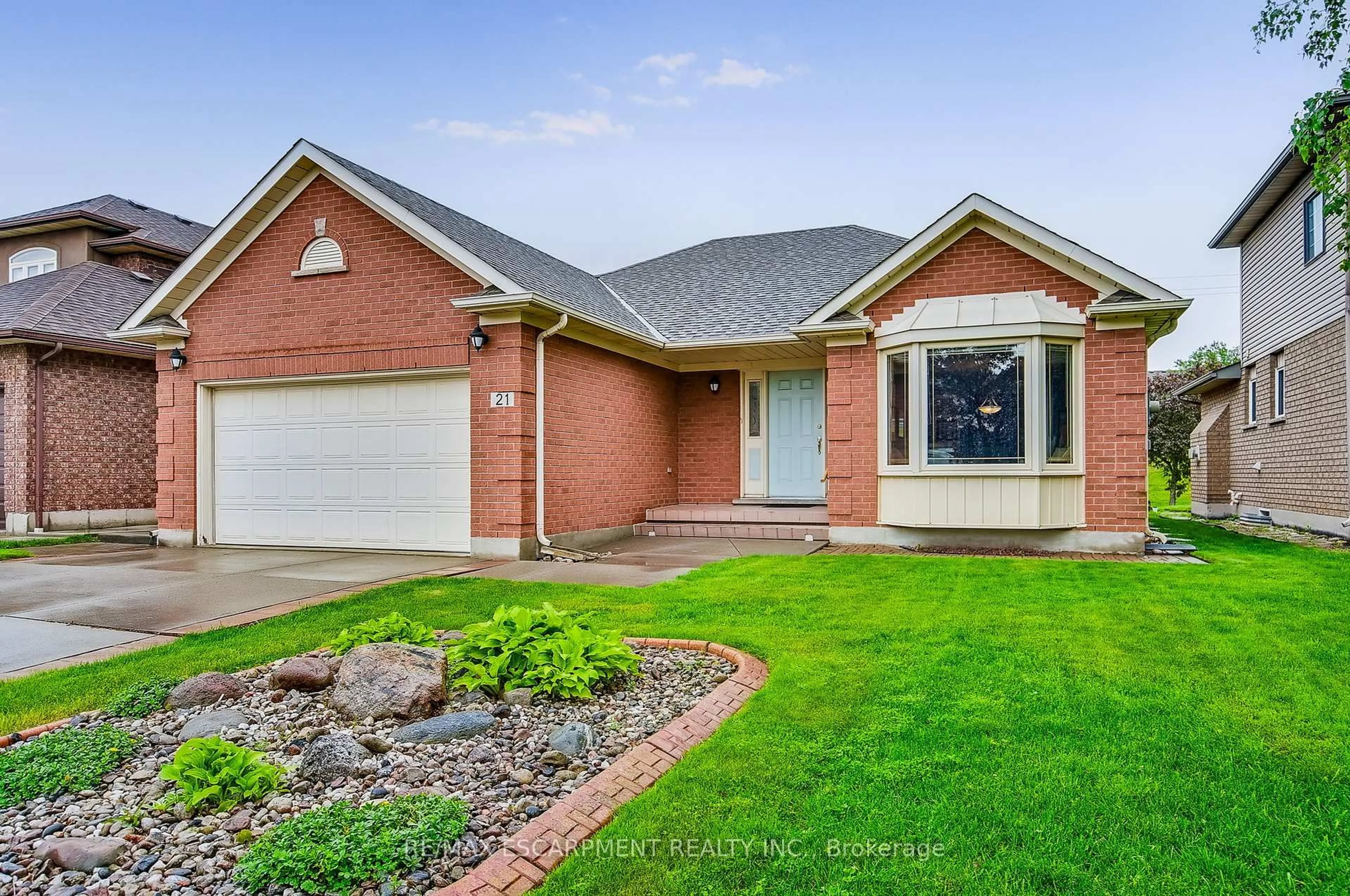 Home with brick exterior material, street for 21 RIVIERA Rdge, Hamilton Ontario L8E 5E6