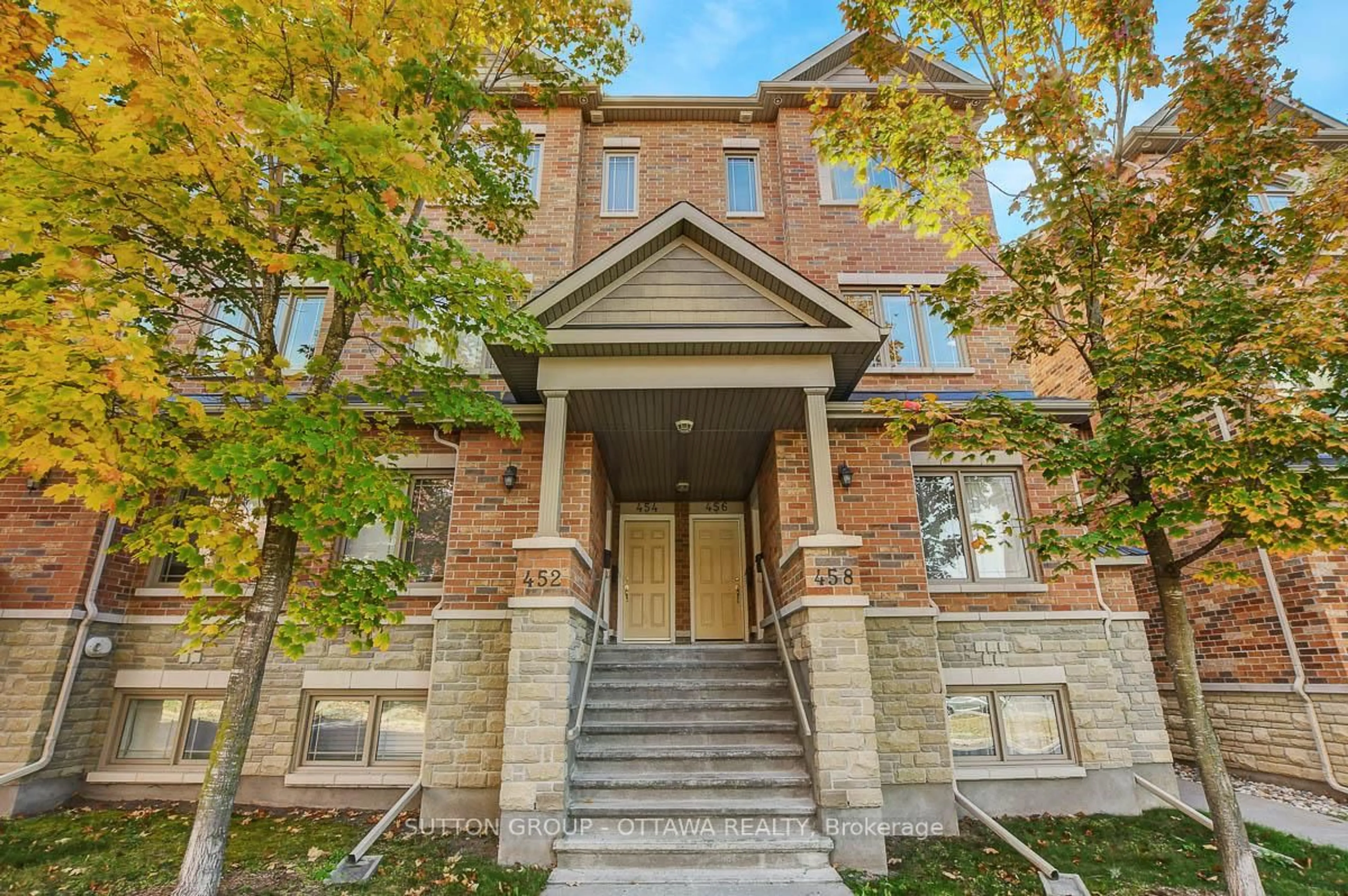 Home with brick exterior material, building for 456 Leboutillier Ave #26, Ottawa Ontario K1K 2V7