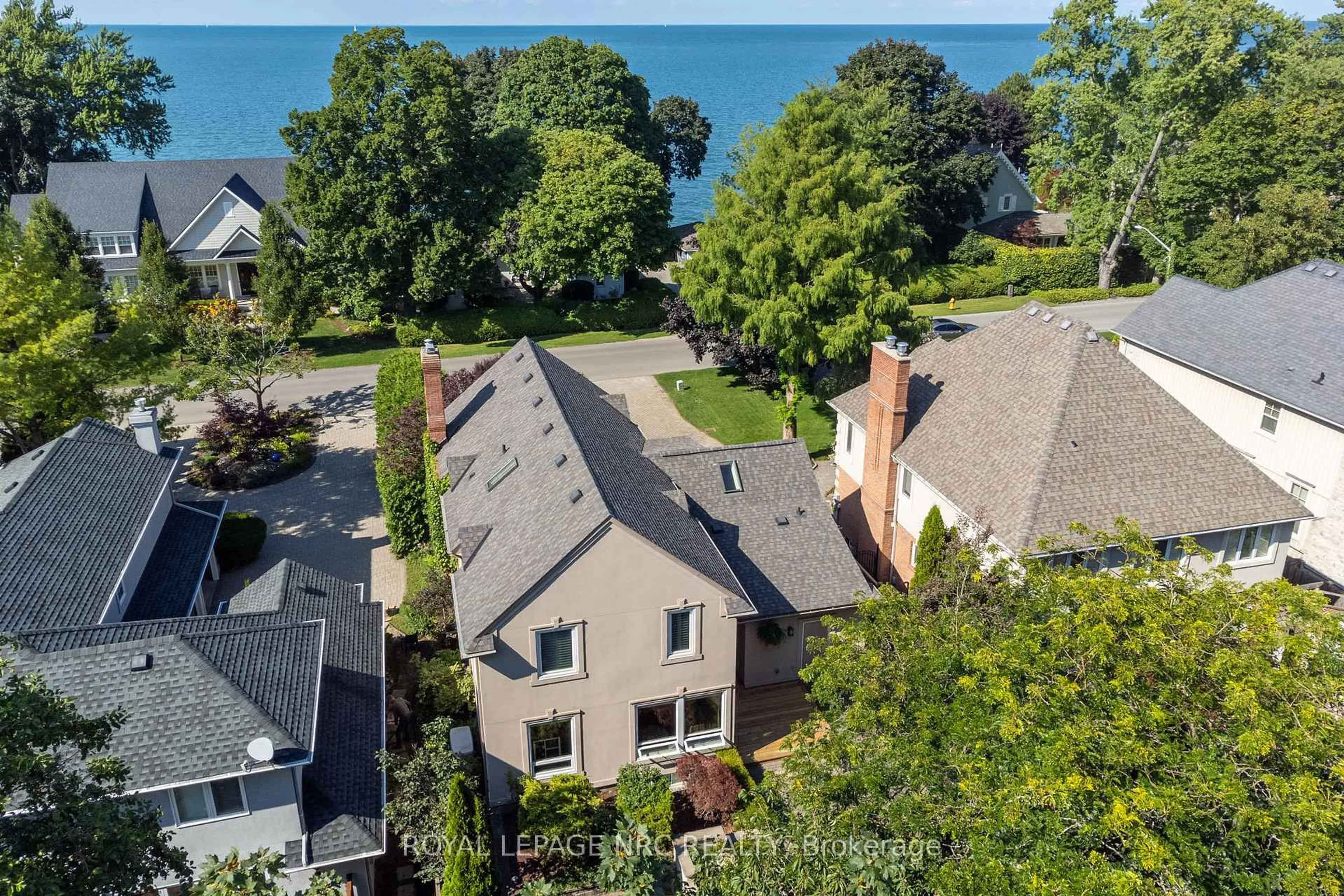 A pic from outside/outdoor area/front of a property/back of a property/a pic from drone, water/lake/river/ocean view for 328 Niagara Blvd, Niagara-on-the-Lake Ontario L0S 1J0