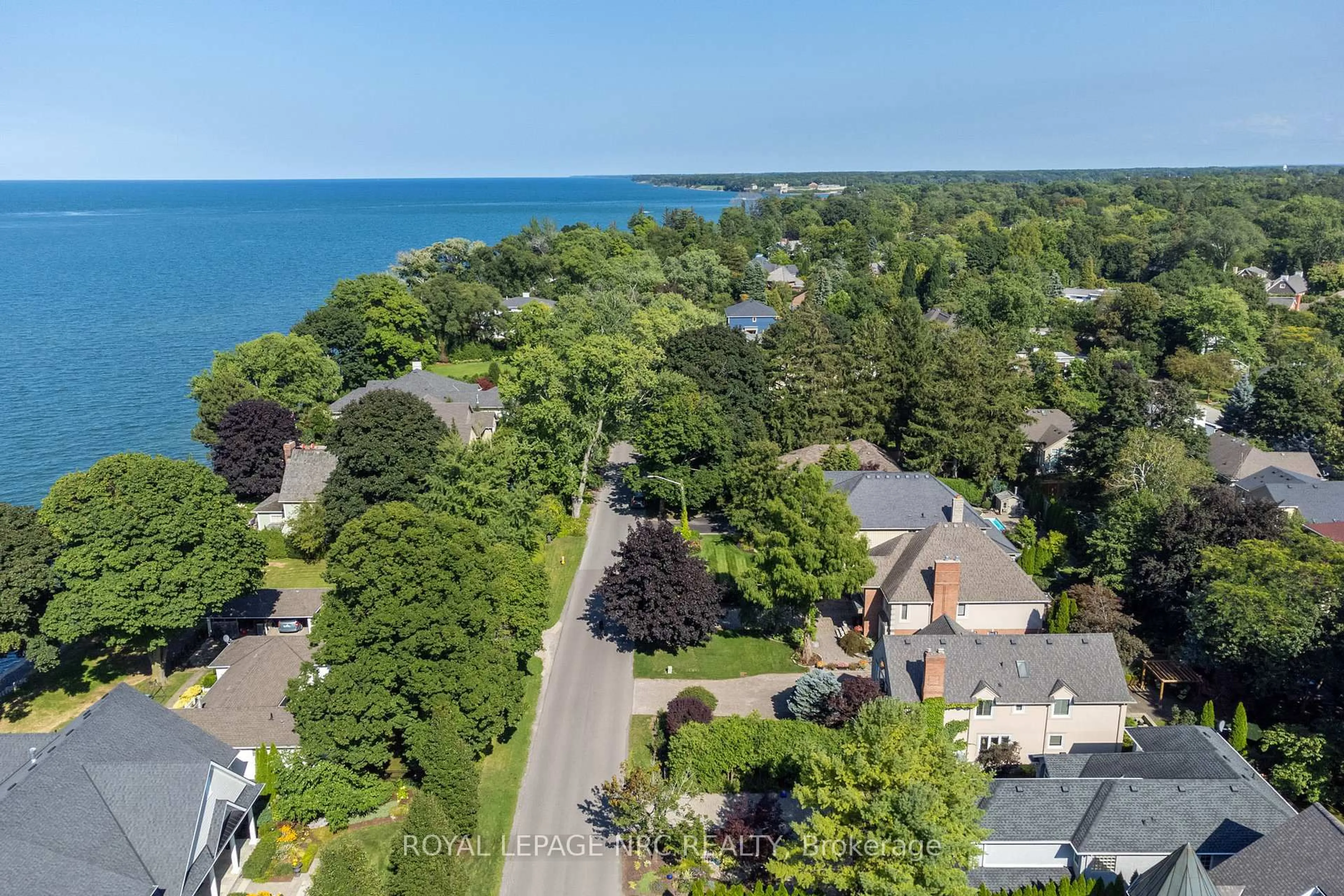 A pic from outside/outdoor area/front of a property/back of a property/a pic from drone, water/lake/river/ocean view for 328 Niagara Blvd, Niagara-on-the-Lake Ontario L0S 1J0