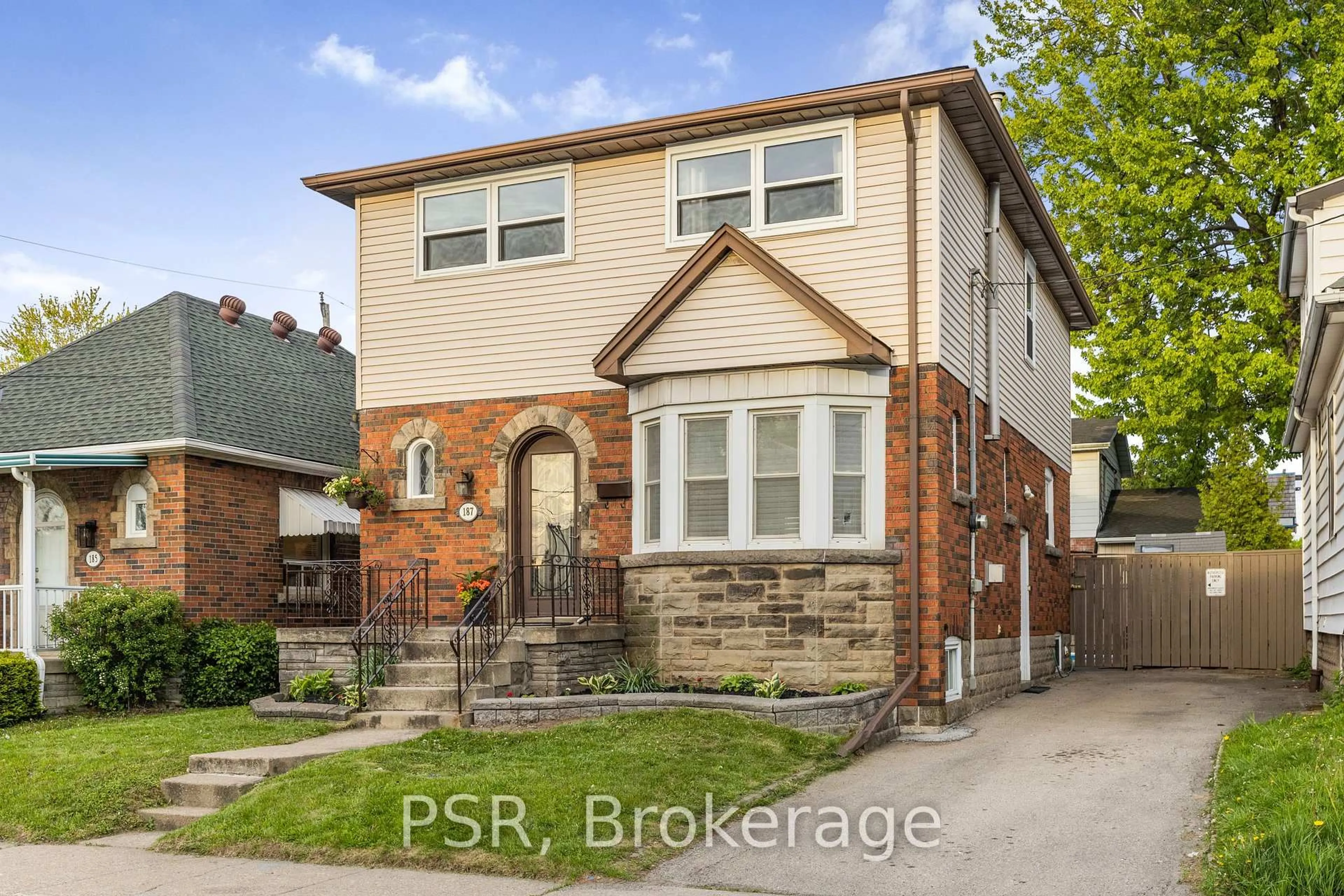 Home with brick exterior material, street for 187 West 2nd St, Hamilton Ontario L9C 3G2