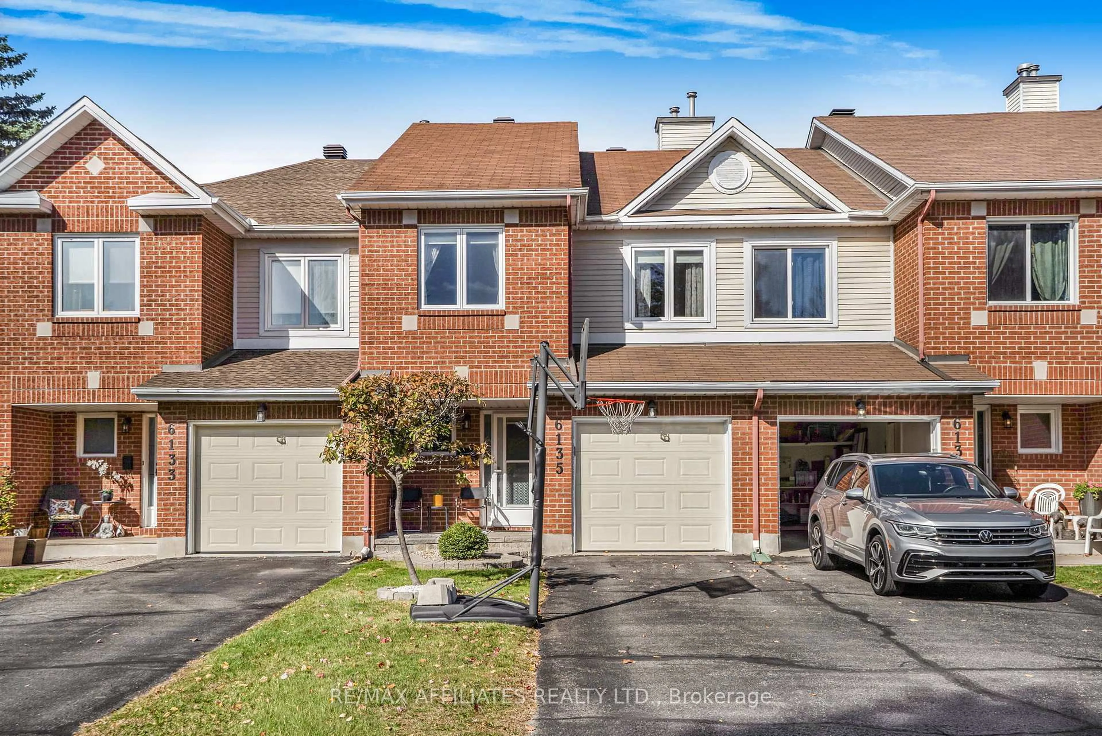 Unknown for 6135 Oak Meadows Dr, Ottawa Ontario K1C 7G7