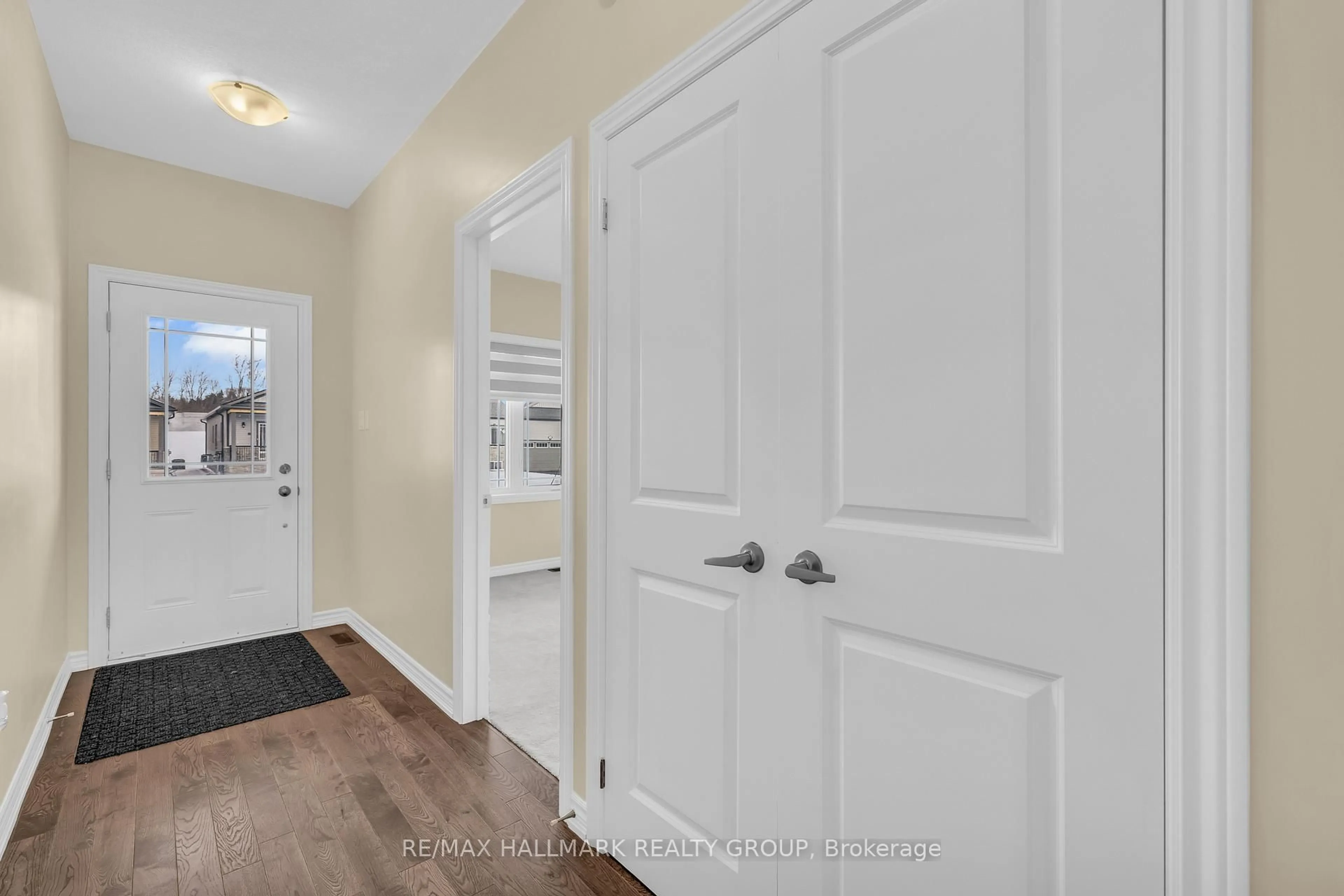 Indoor entryway for 179 Adley Dr, Brockville Ontario K7J 7J2