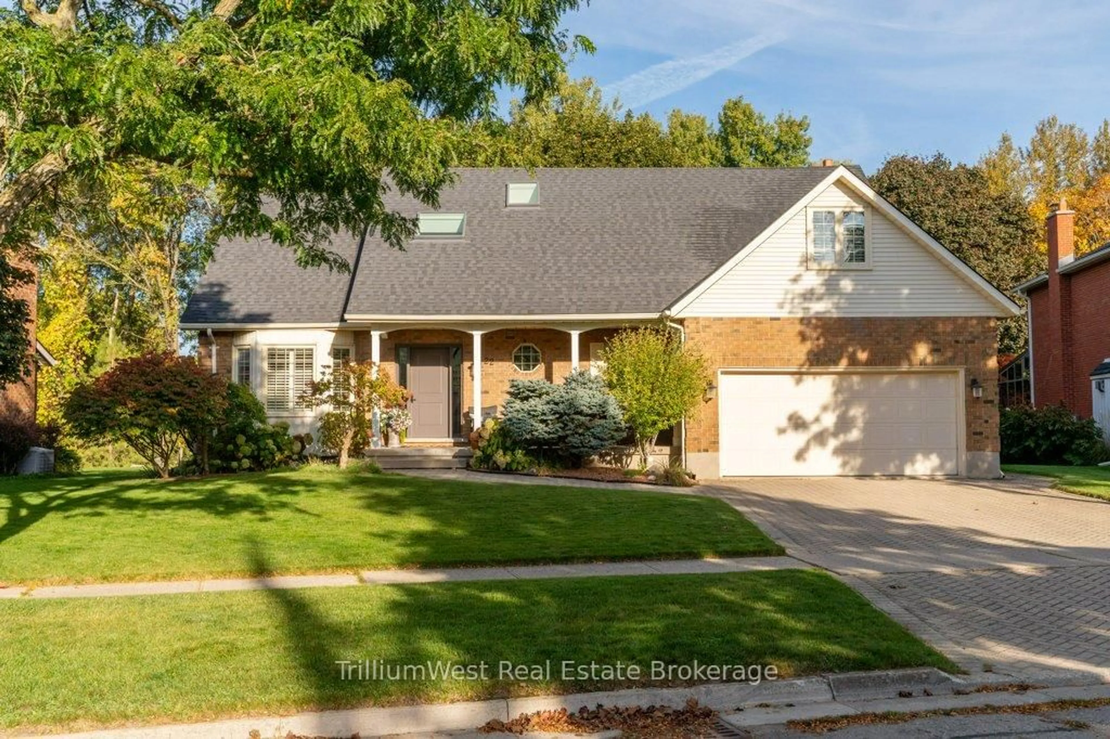 Home with brick exterior material, street for 22 Roehampton Crt, Kitchener Ontario N2A 3L1